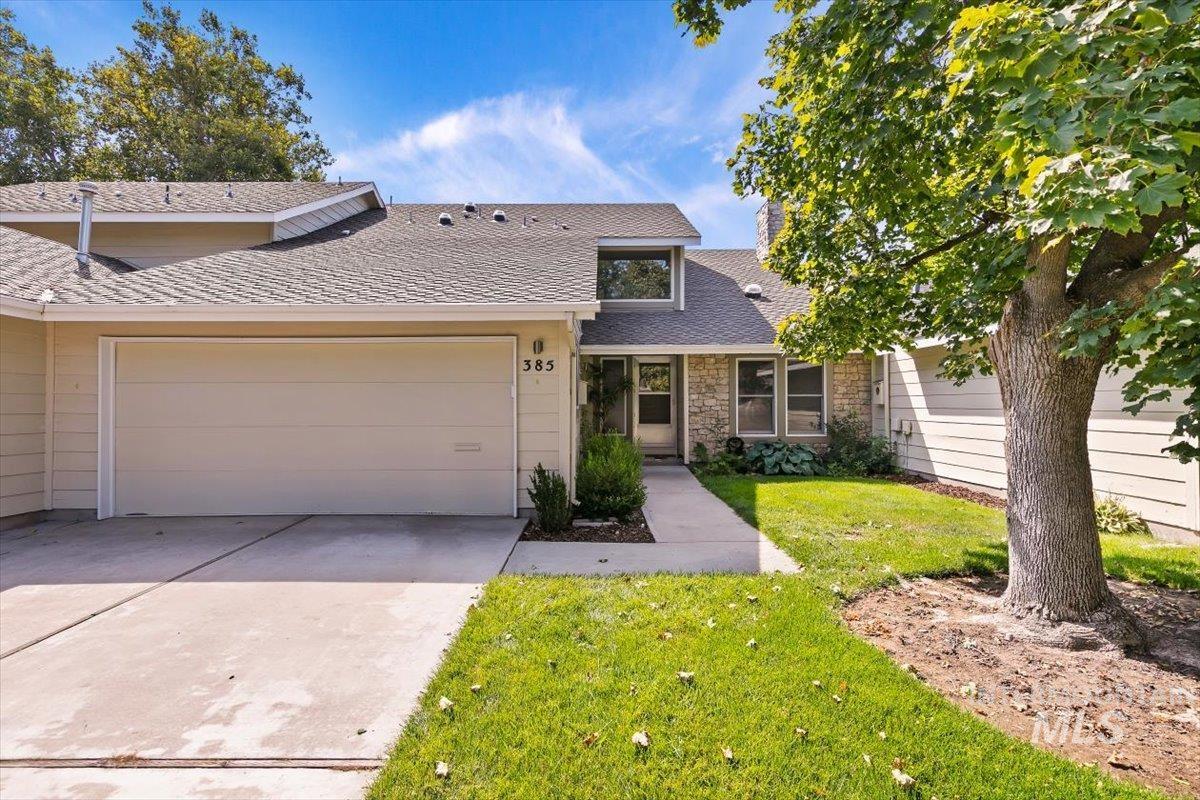 385 W Charlwood Ct — photo