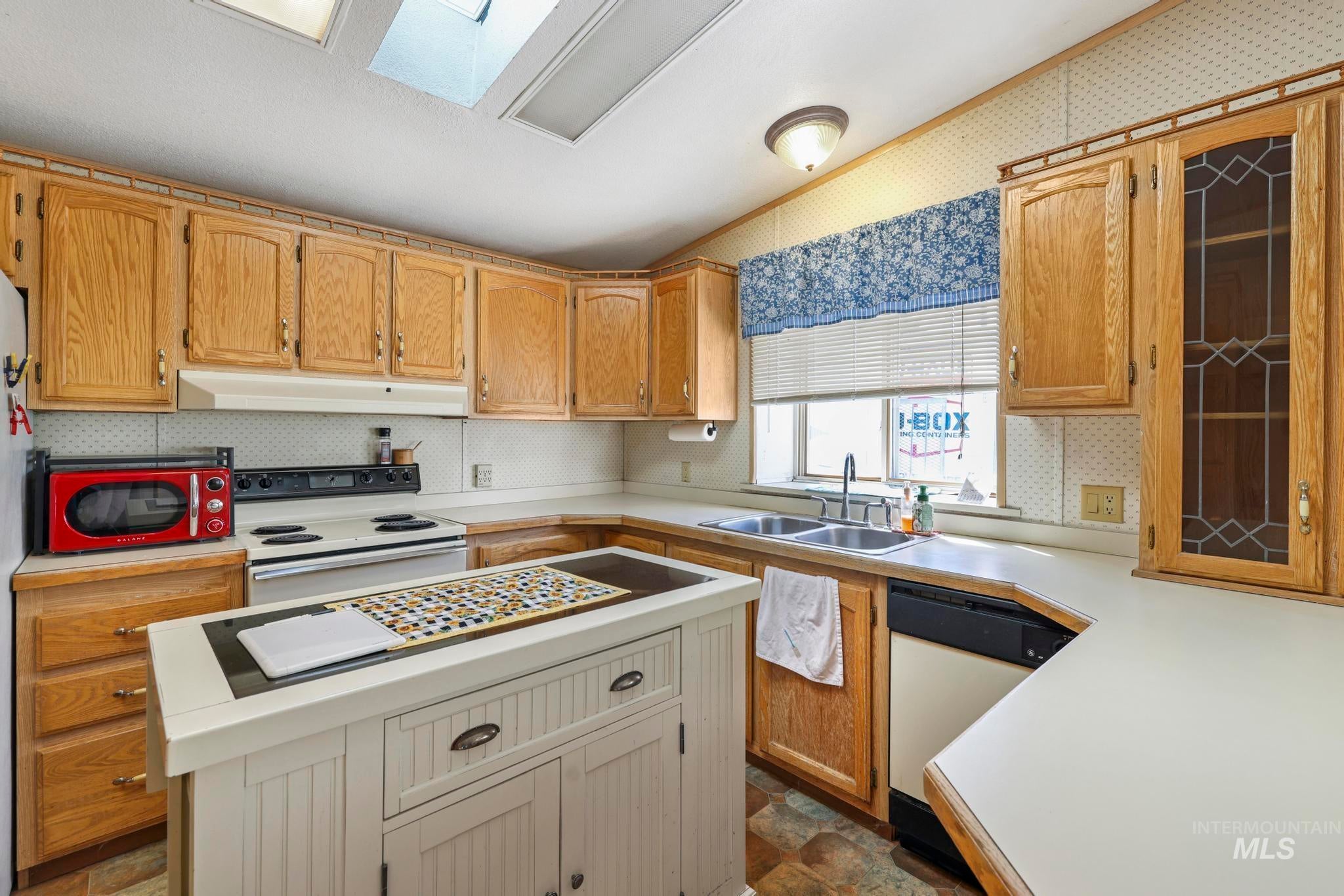 192 W Caswell — photo