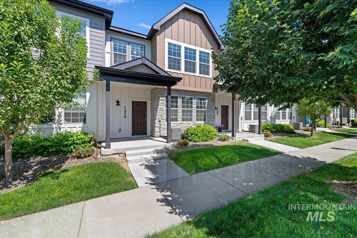 11310 W Knightsbridge Ct — photo
