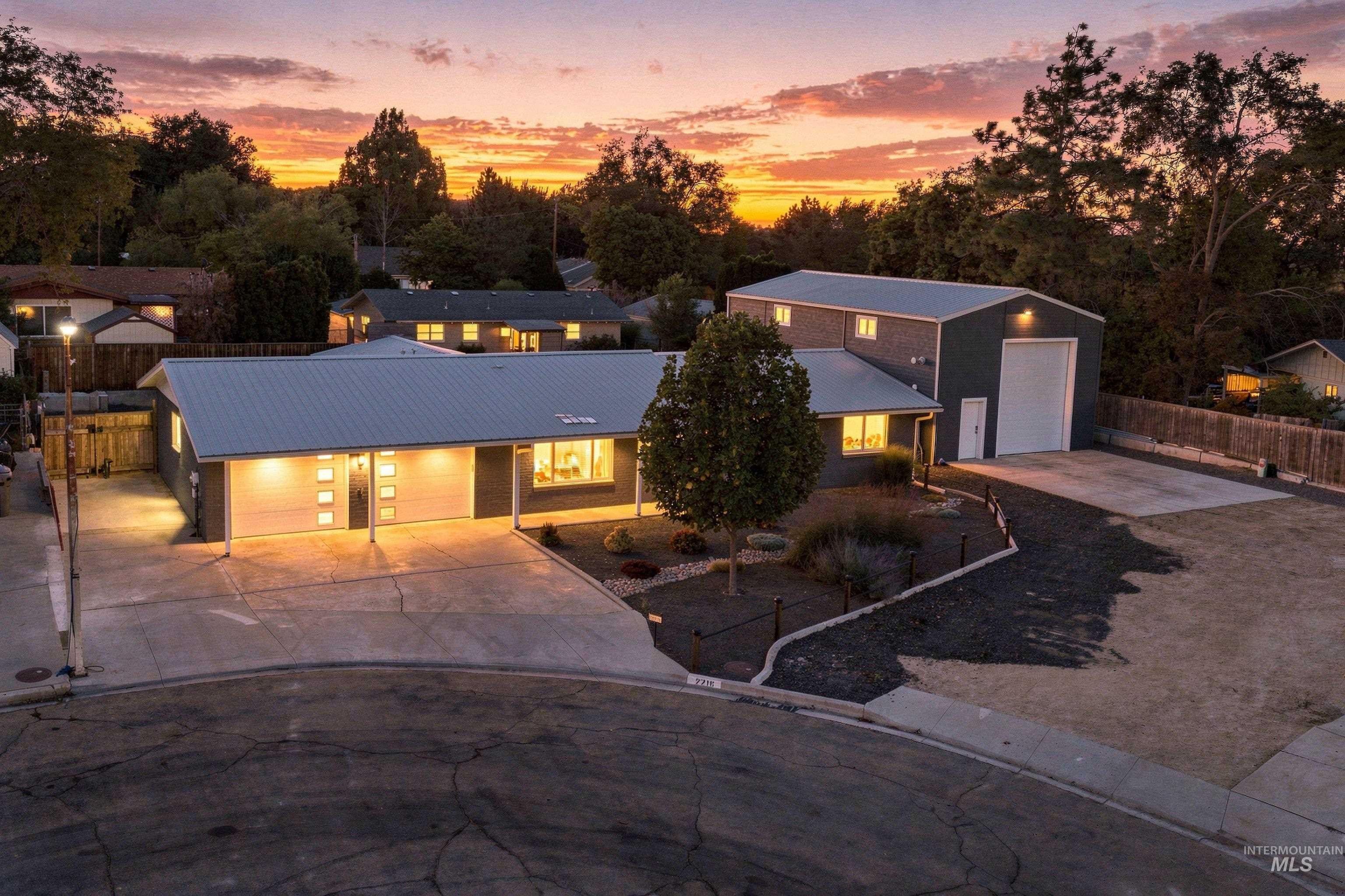 2216 Cari Cir — photo