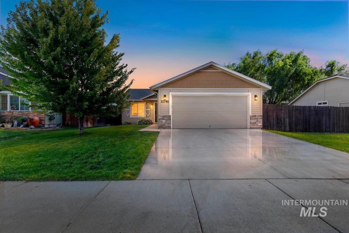 11741 W Aldershot — photo
