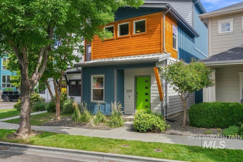 3690 N Adams Street — photo