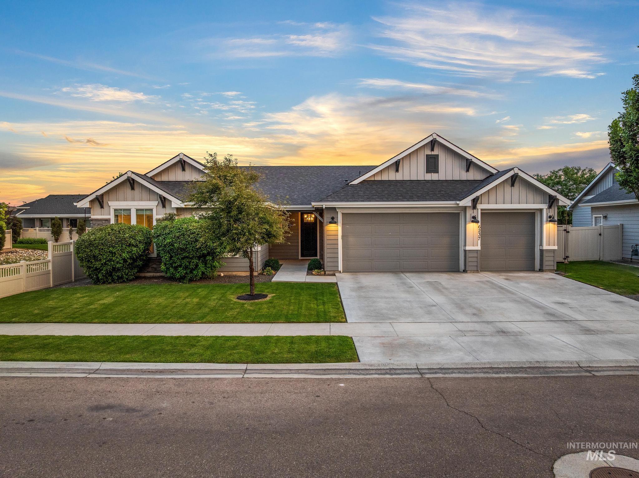 6237 E Canyon Crossing Dr — photo