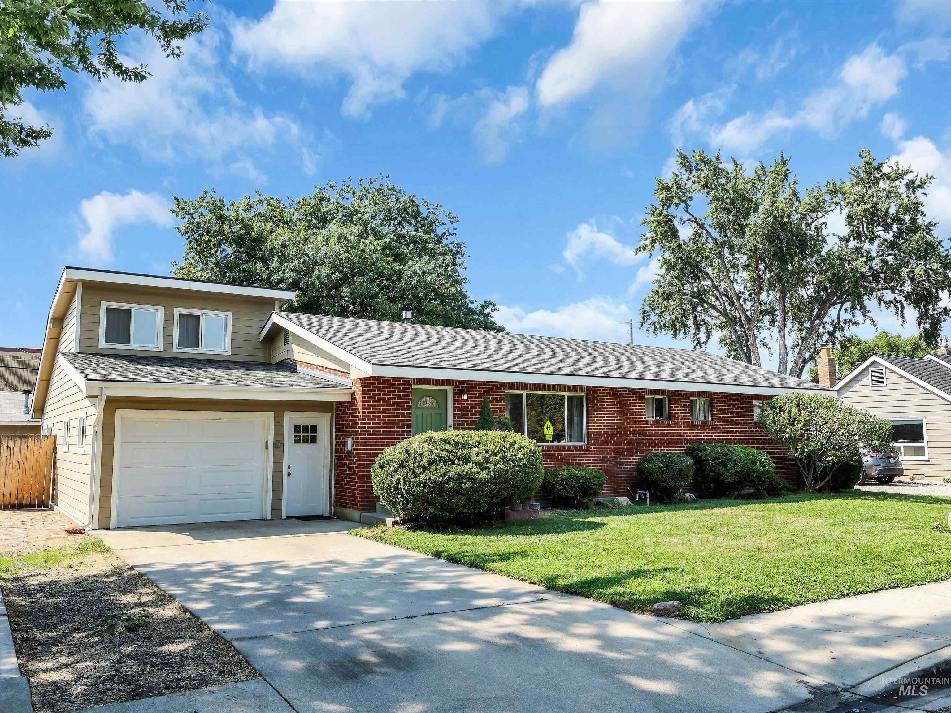 2025 S Longmont Ave. — photo