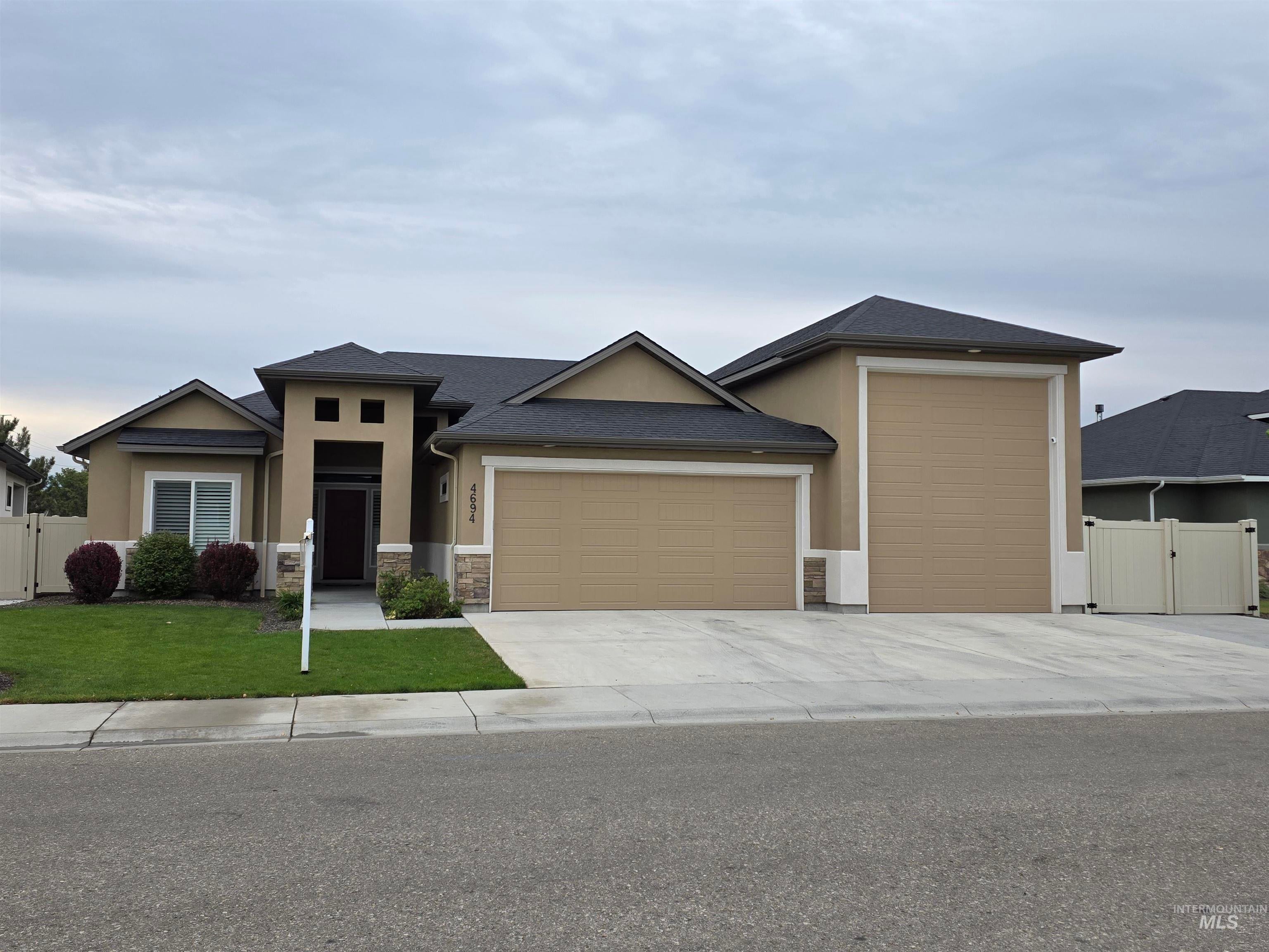 4694 N Bryce Canyon Ave — photo