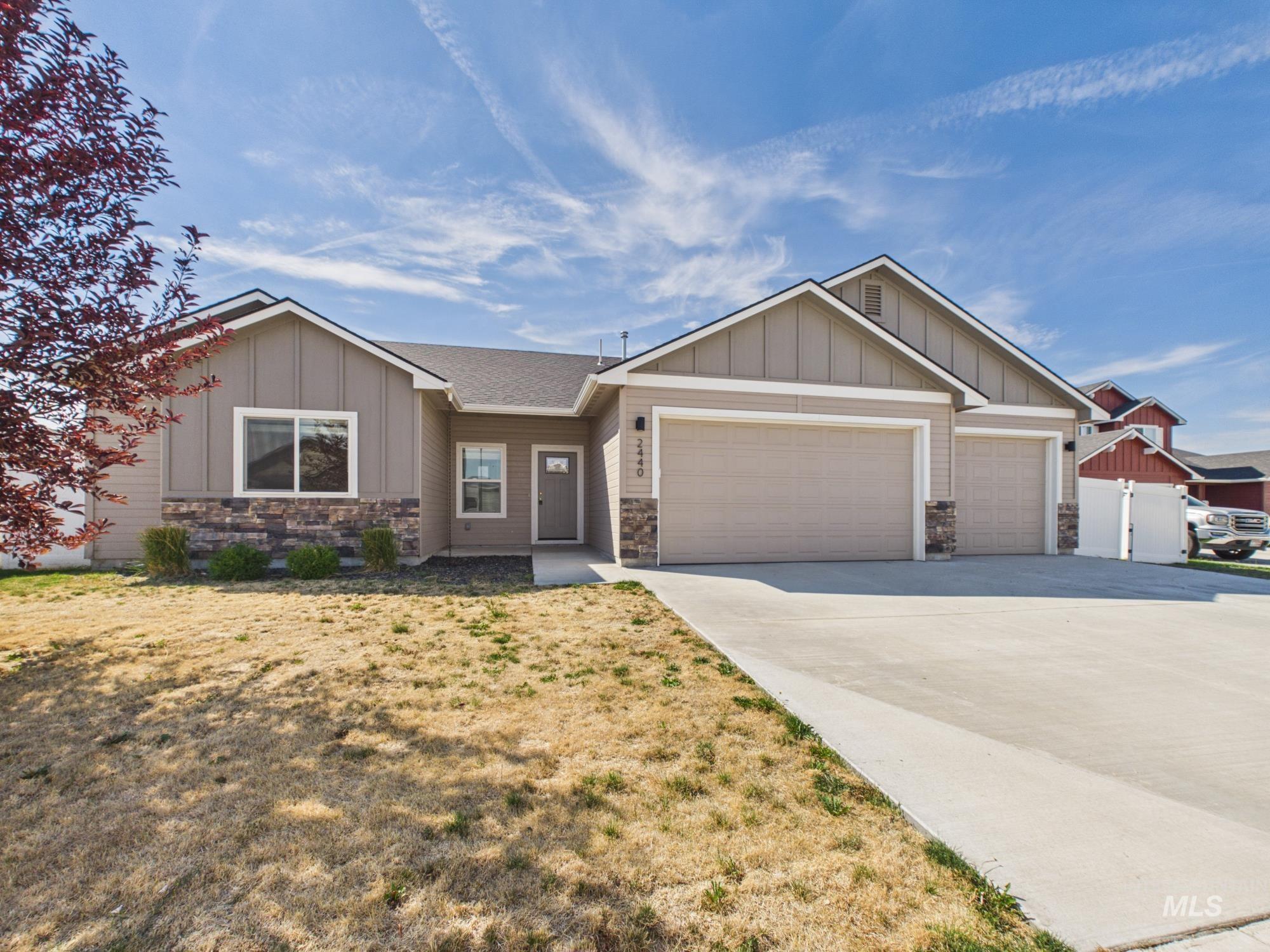 2440 Torrey Pines Ct — photo