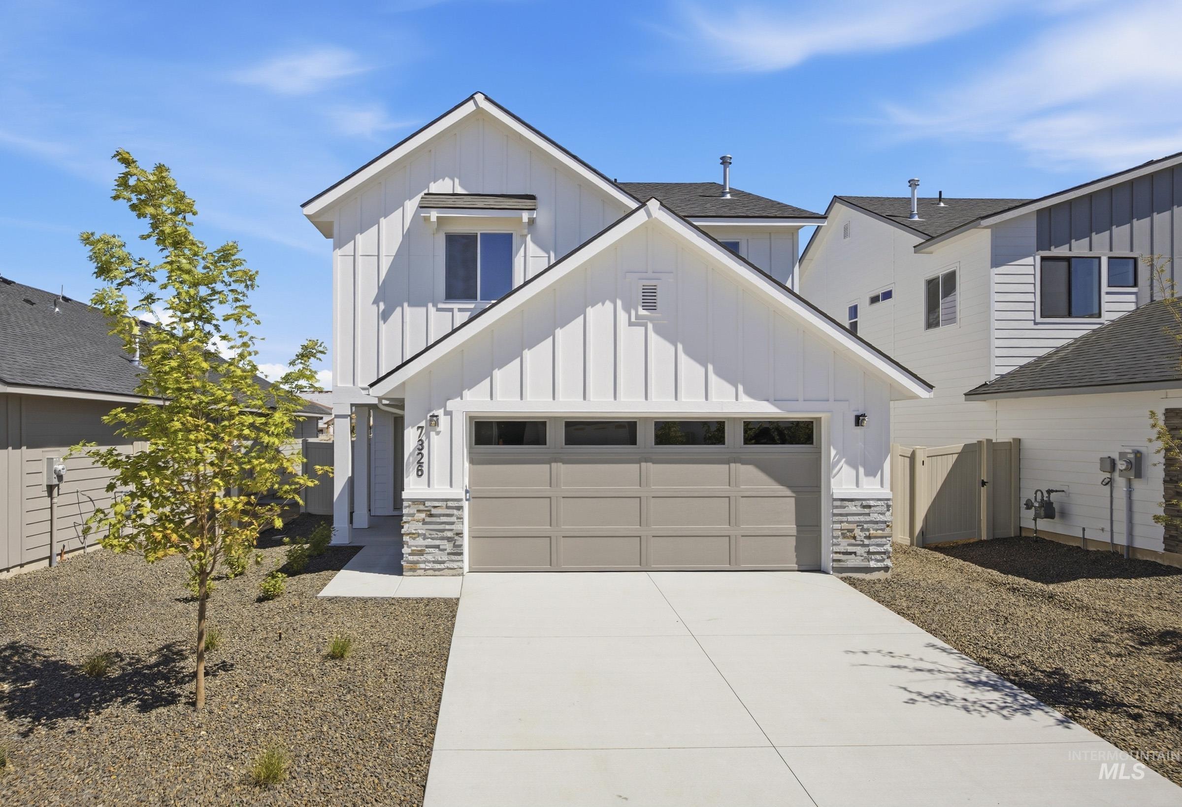 904 Thunderbolt Dr — photo