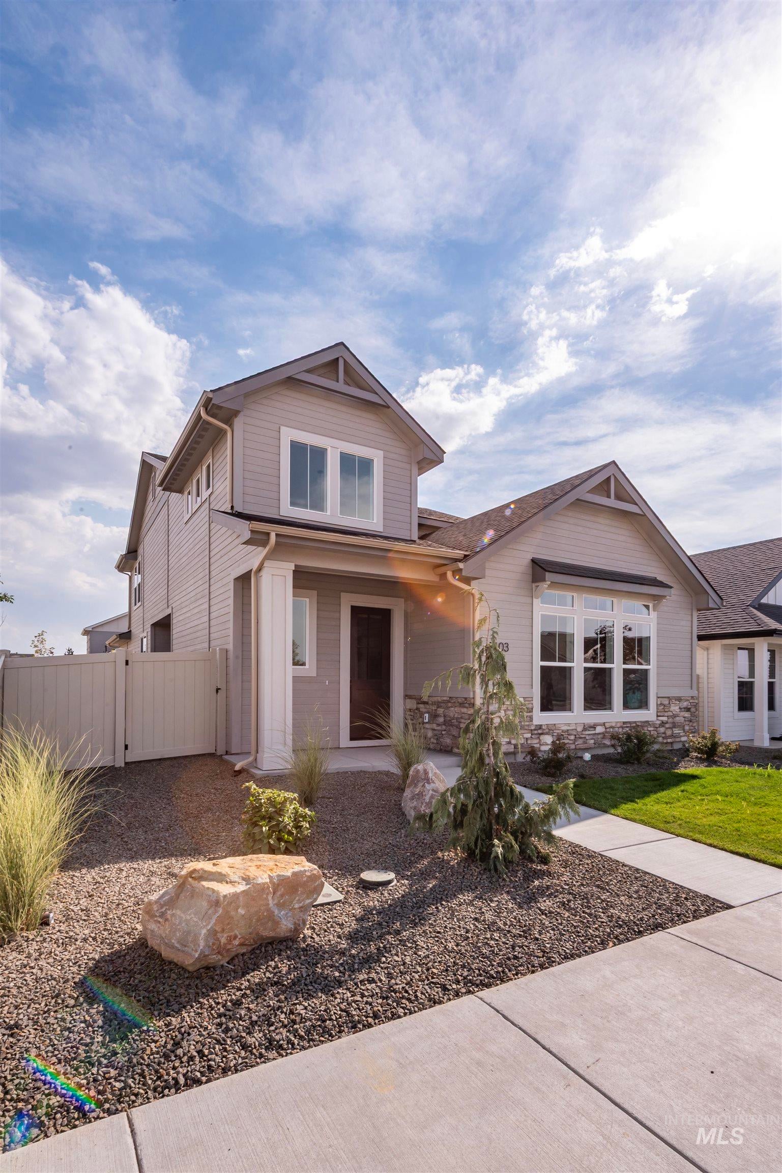 1403 E Rio Chico Dr. — photo