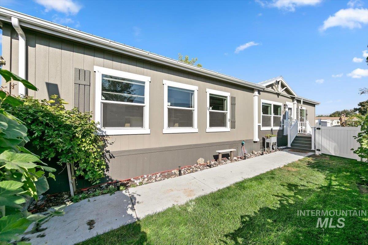 700 E Fairview Ave Spc 14 — photo