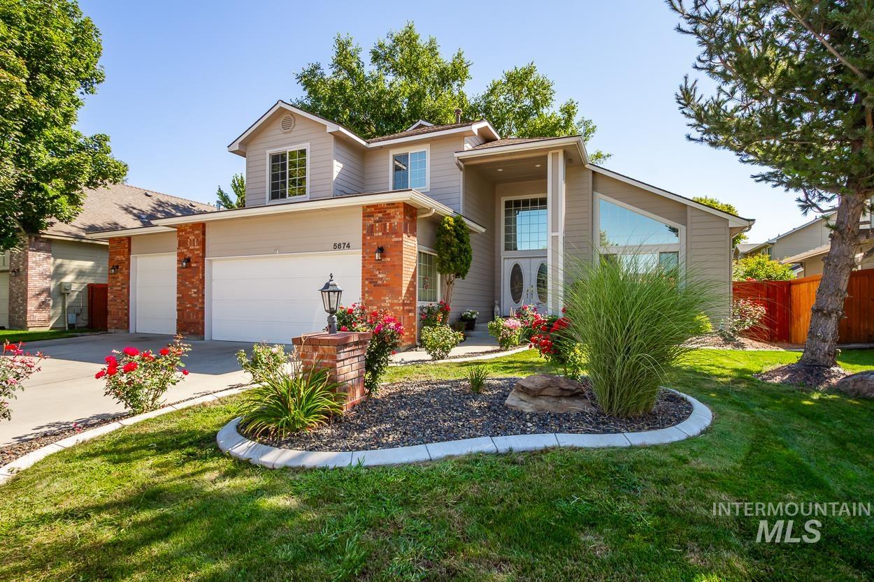 5674 N Heathrow Way — photo