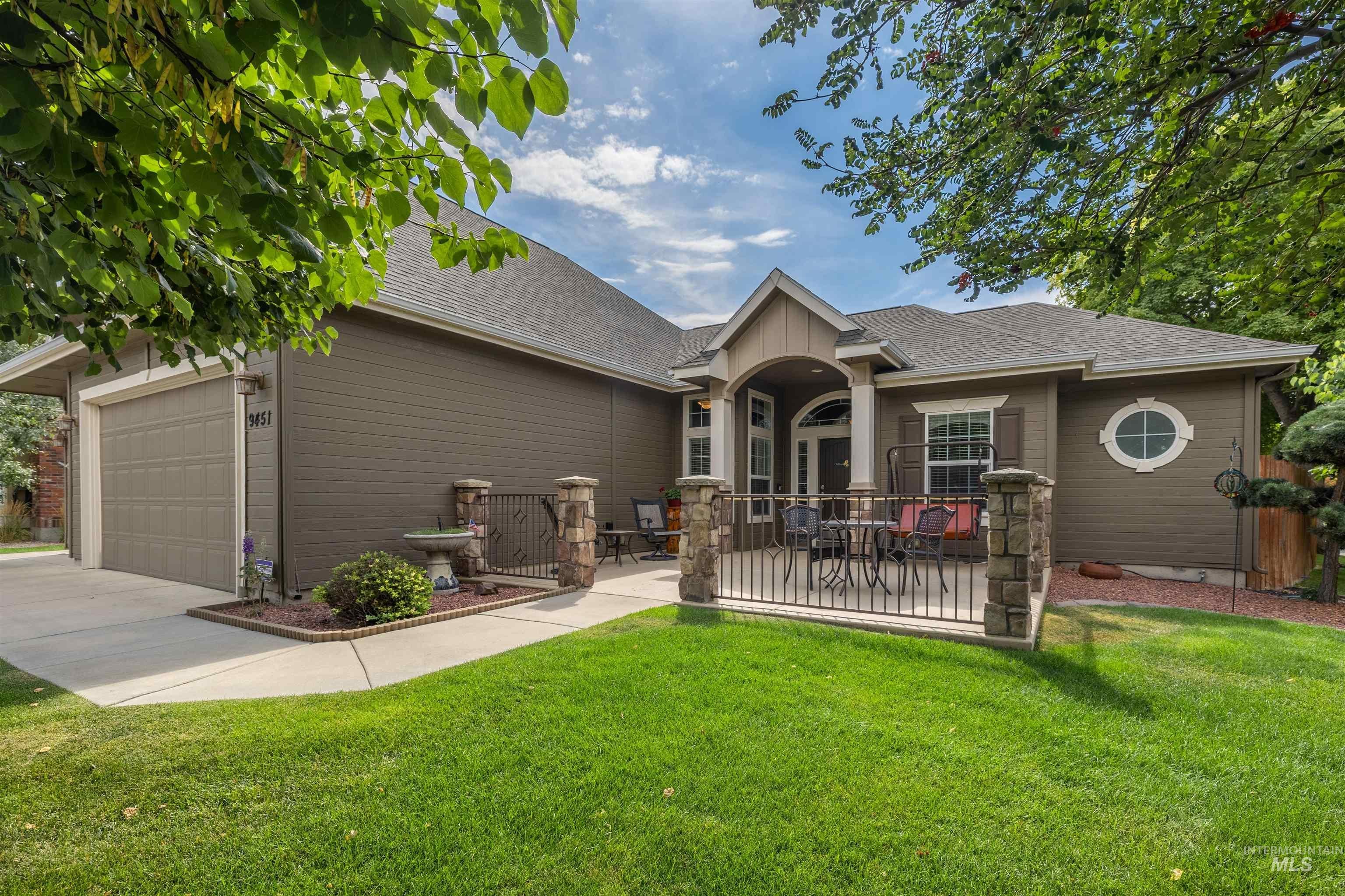 9451 W Pebblestream Dr — photo