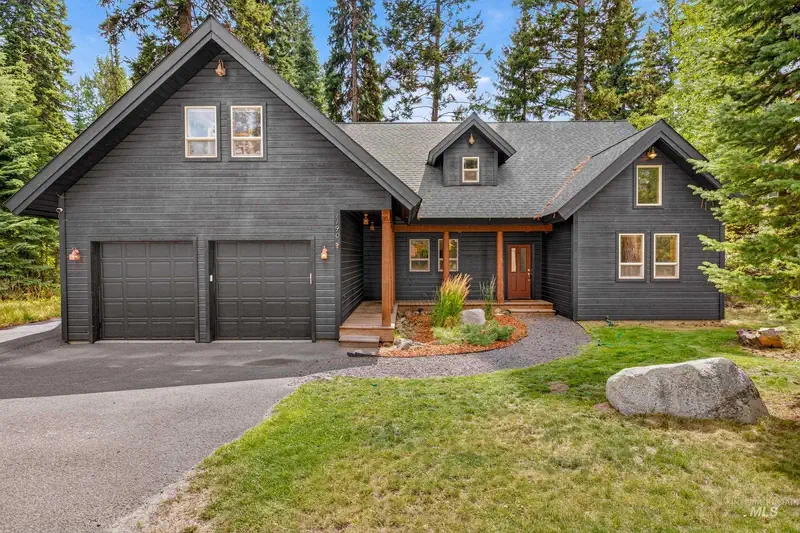 1190 Majestic View Drive — photo