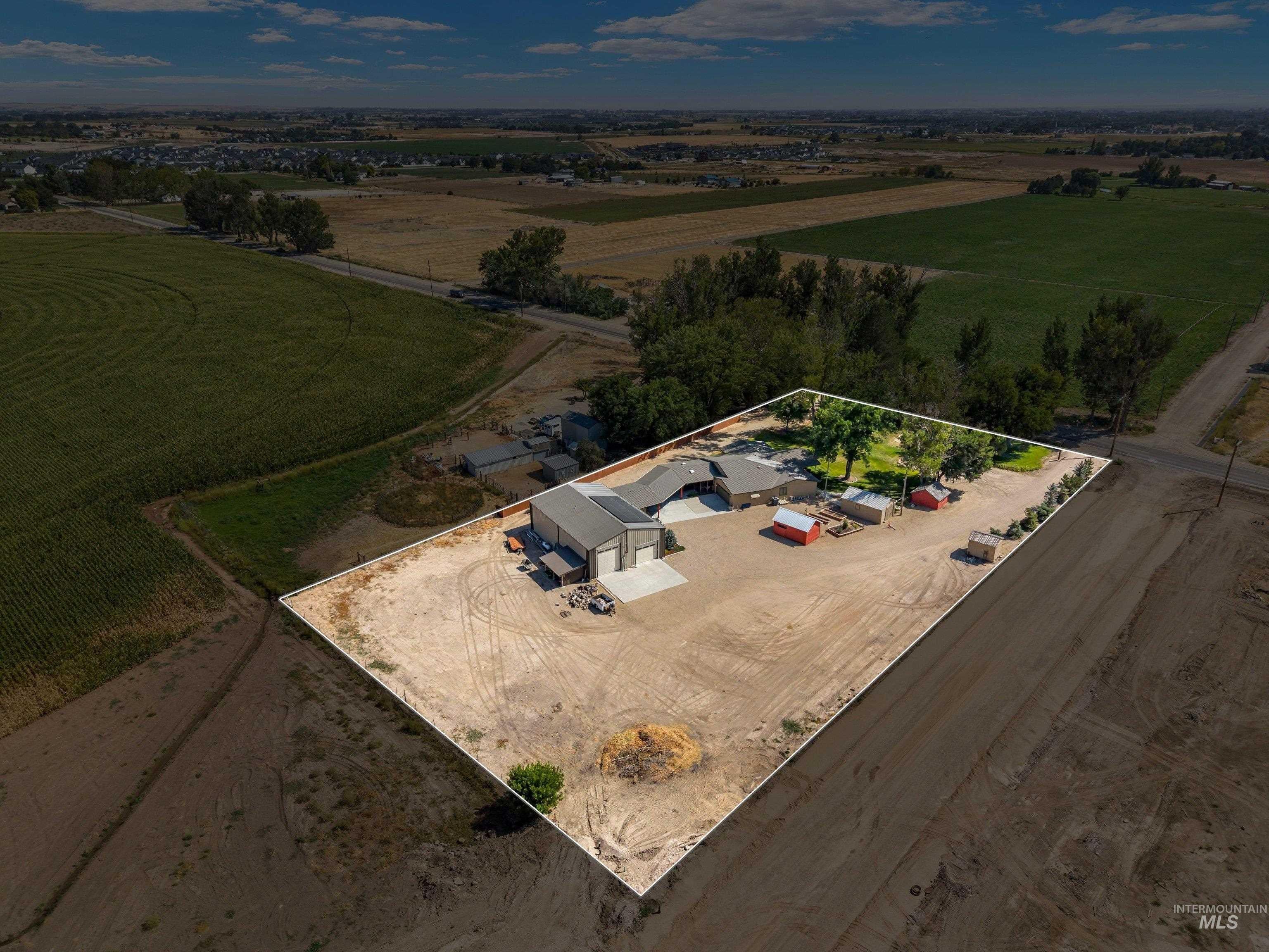 2370 W Lake Hazel Rd — photo