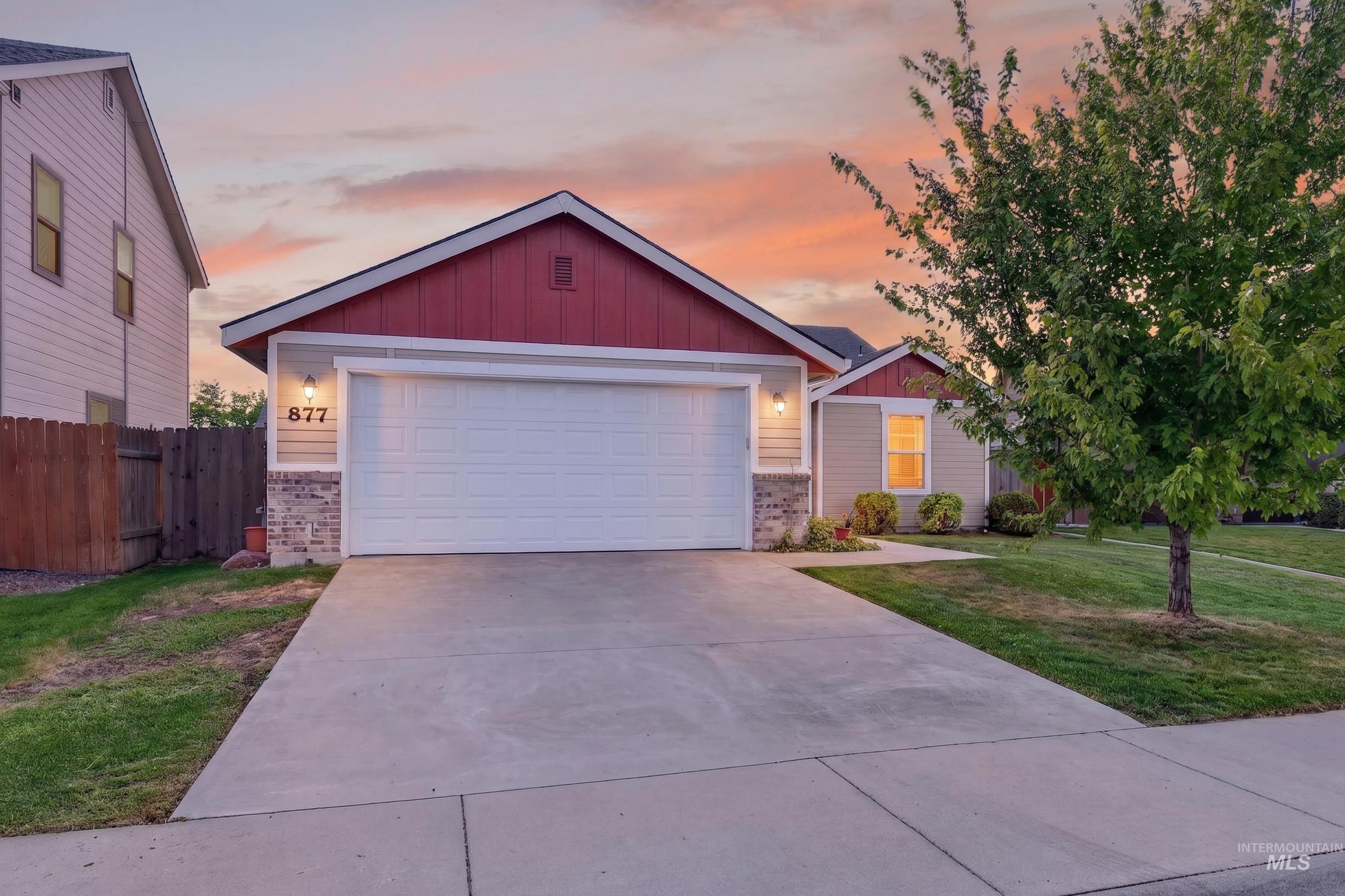 877 E Shady Ridge Dr — photo