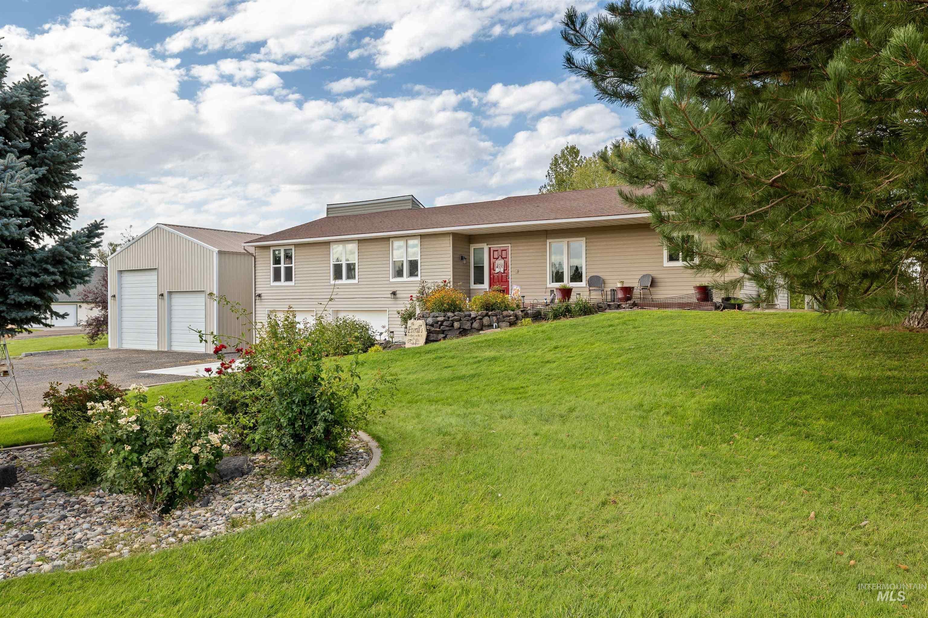 216 W Ranch View Dr — photo