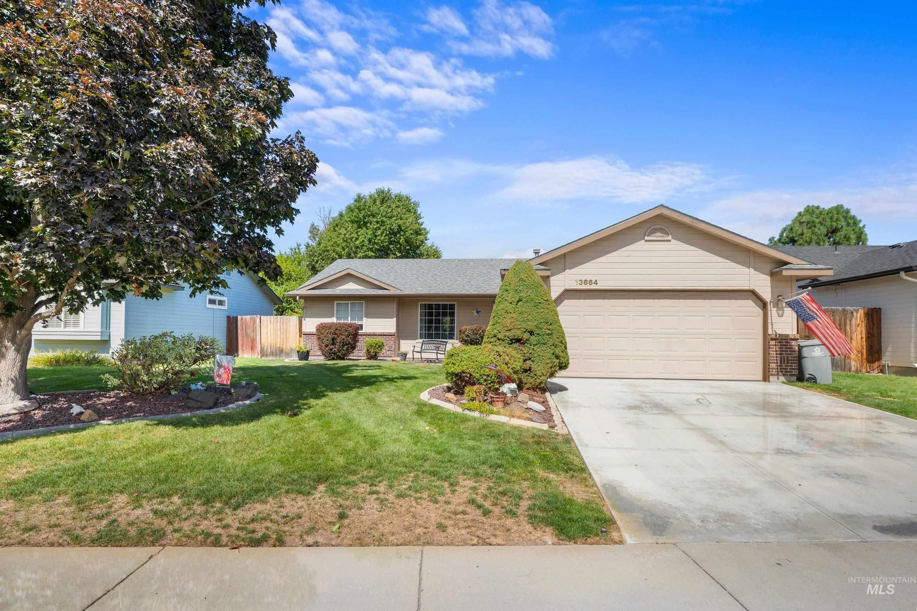 13664 W Meadowdale Dr — photo
