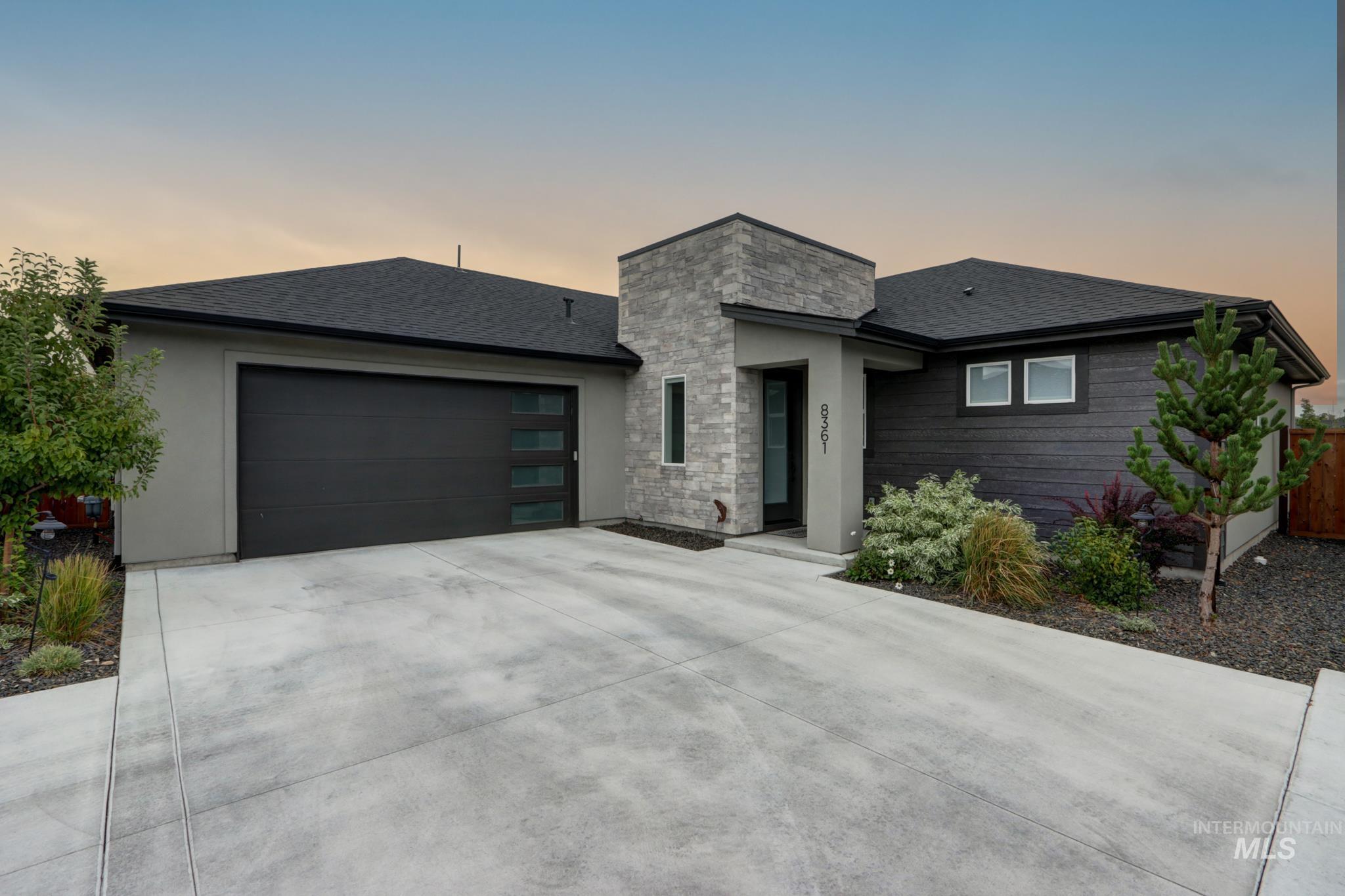 8361 W Meltwater Ln — photo