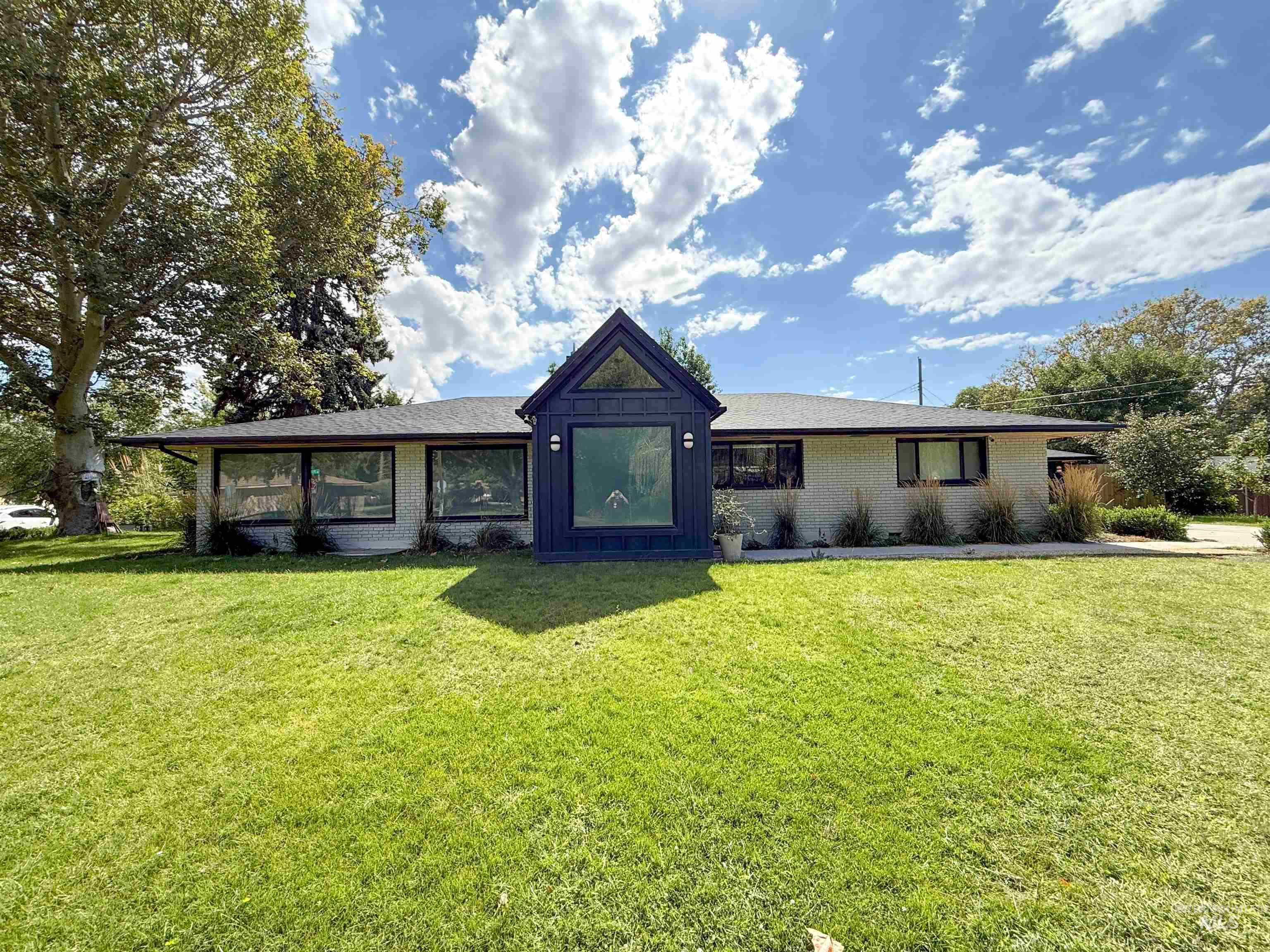 5605 W Plymouth — photo
