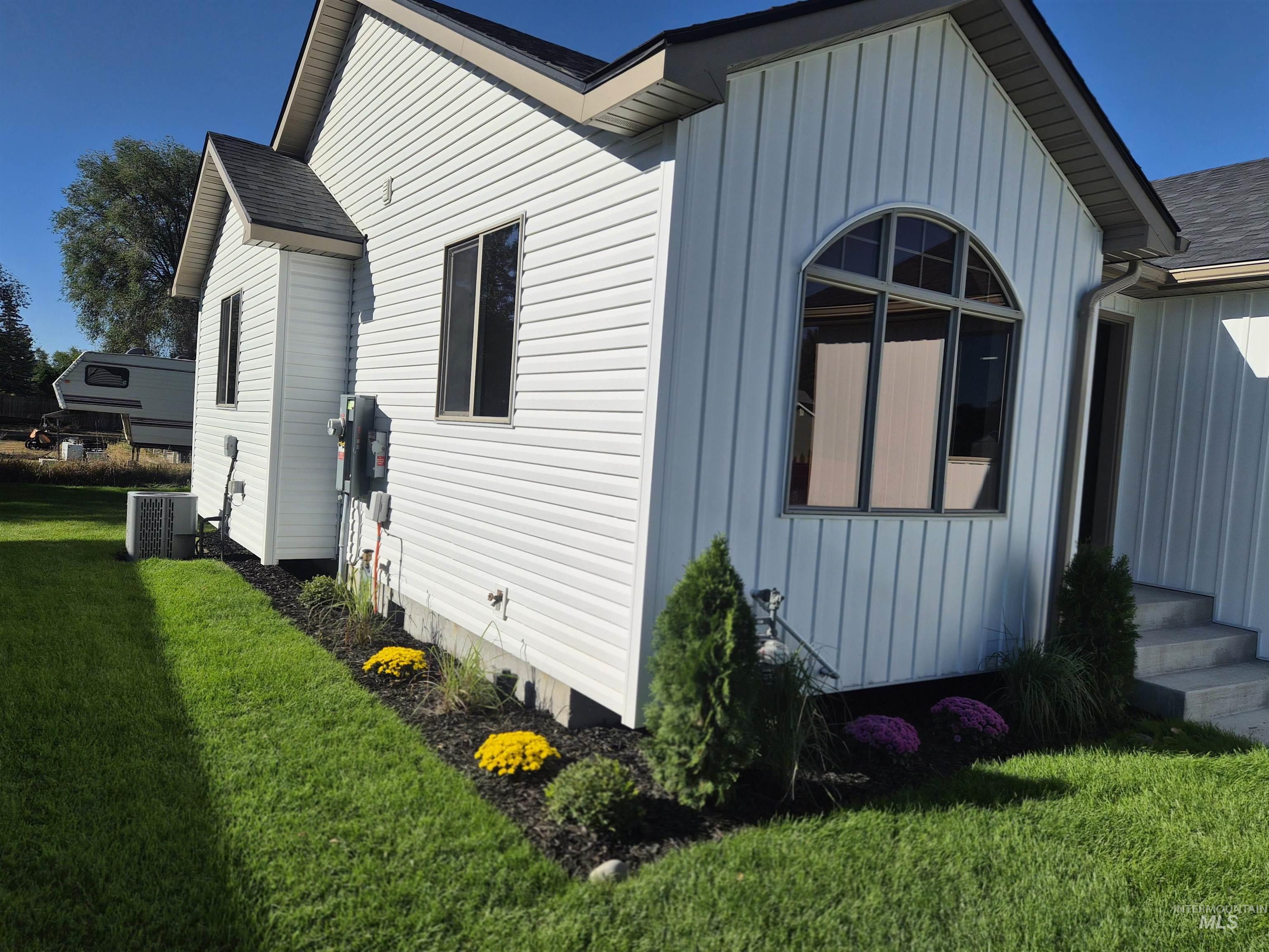 1069 Harris Loop, Blackfoot, ID 83221 — photo 2