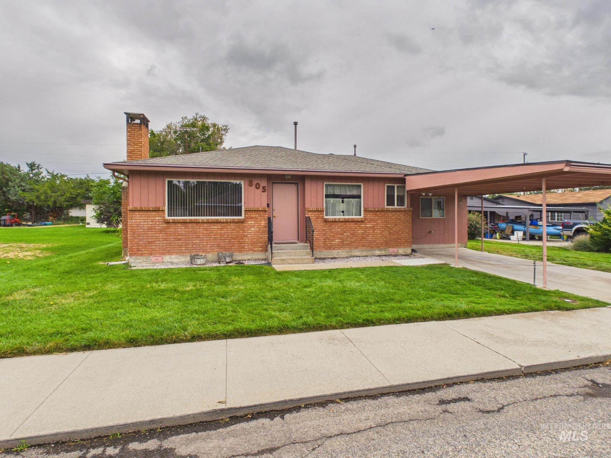 805 E 3rd. — photo