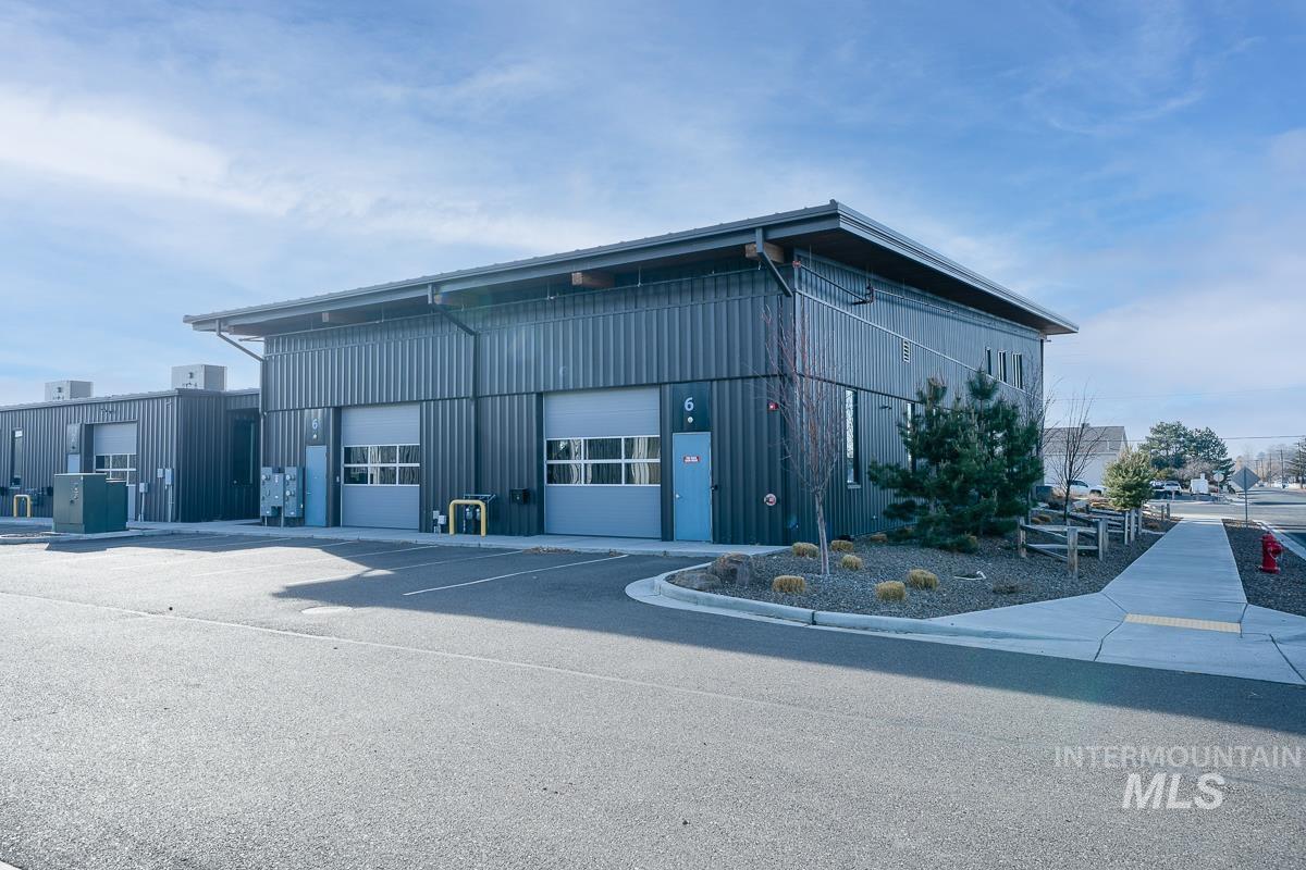240 Eastland Drive Unit 6 — photo