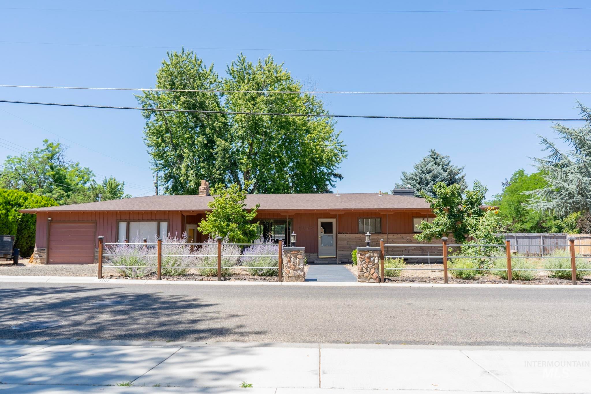 1107 Cameron — photo