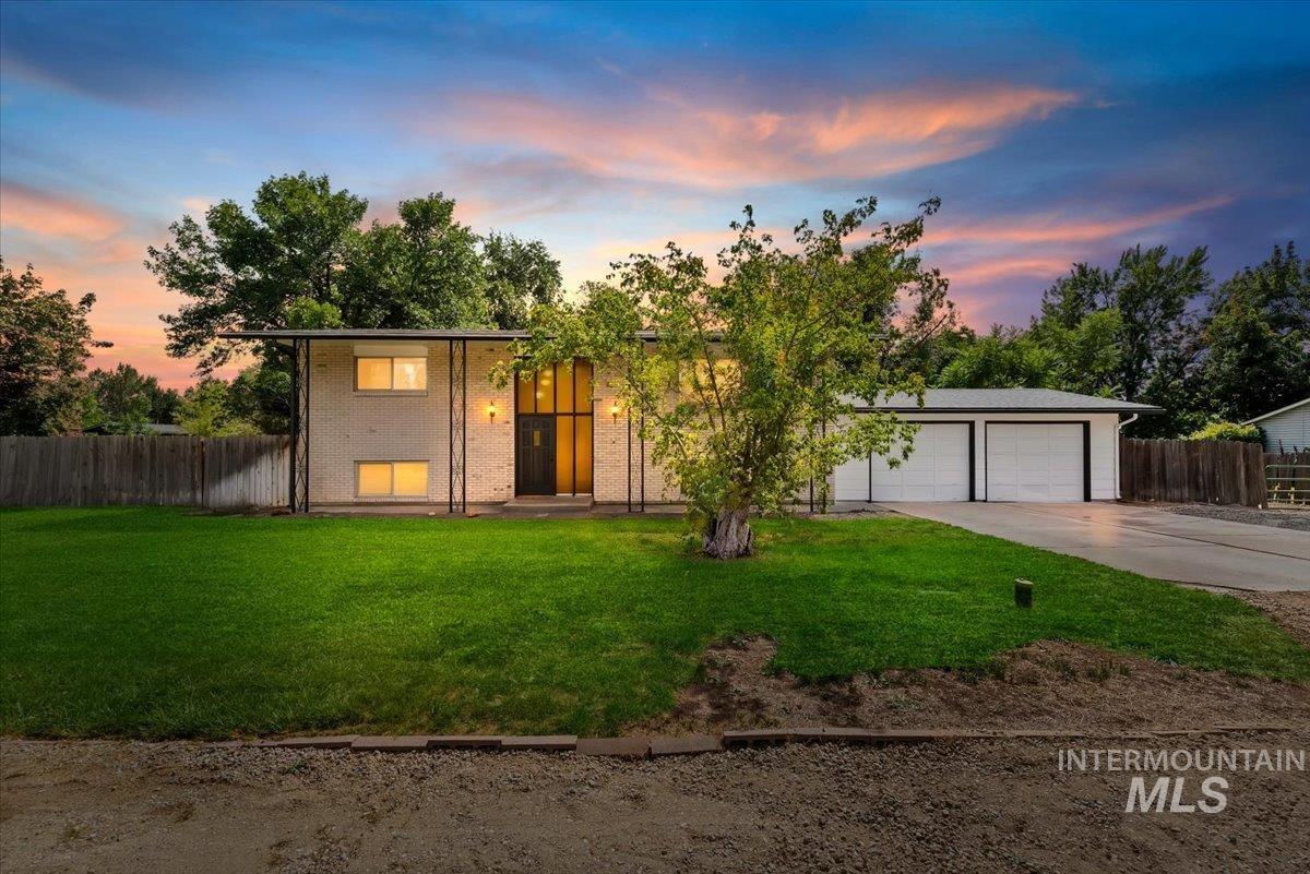 10195 W La Hontan Dr — photo