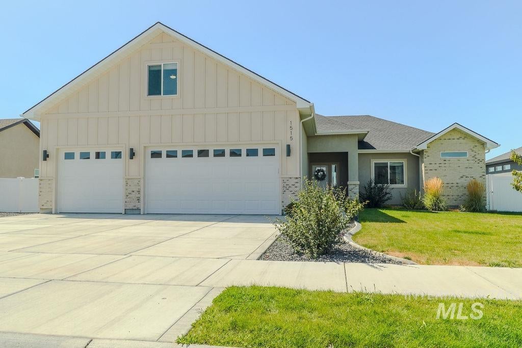 1515 Leslie Dr — photo