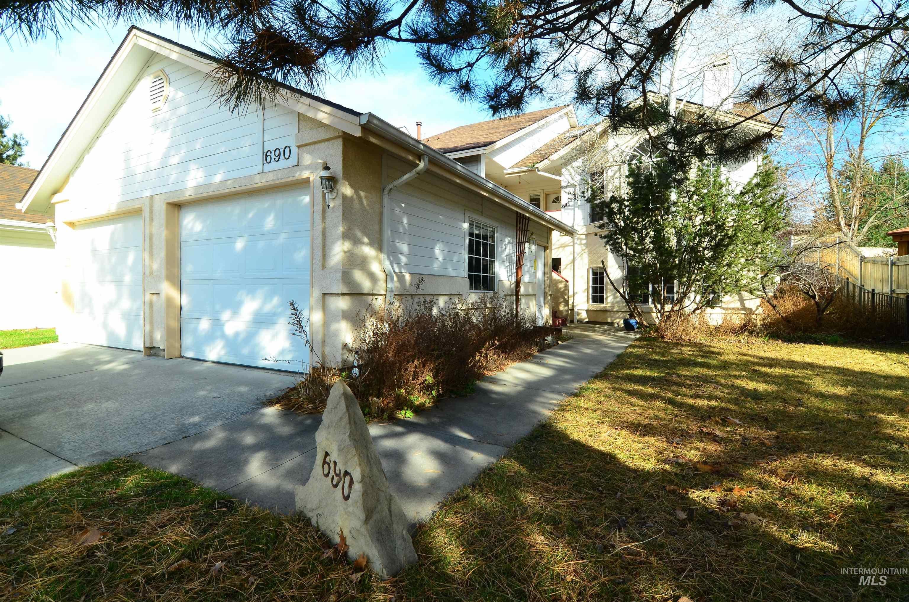 690 S Granite Way — photo