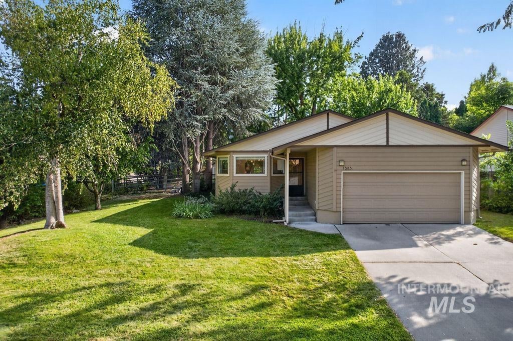 1383 E Fall Ct — photo