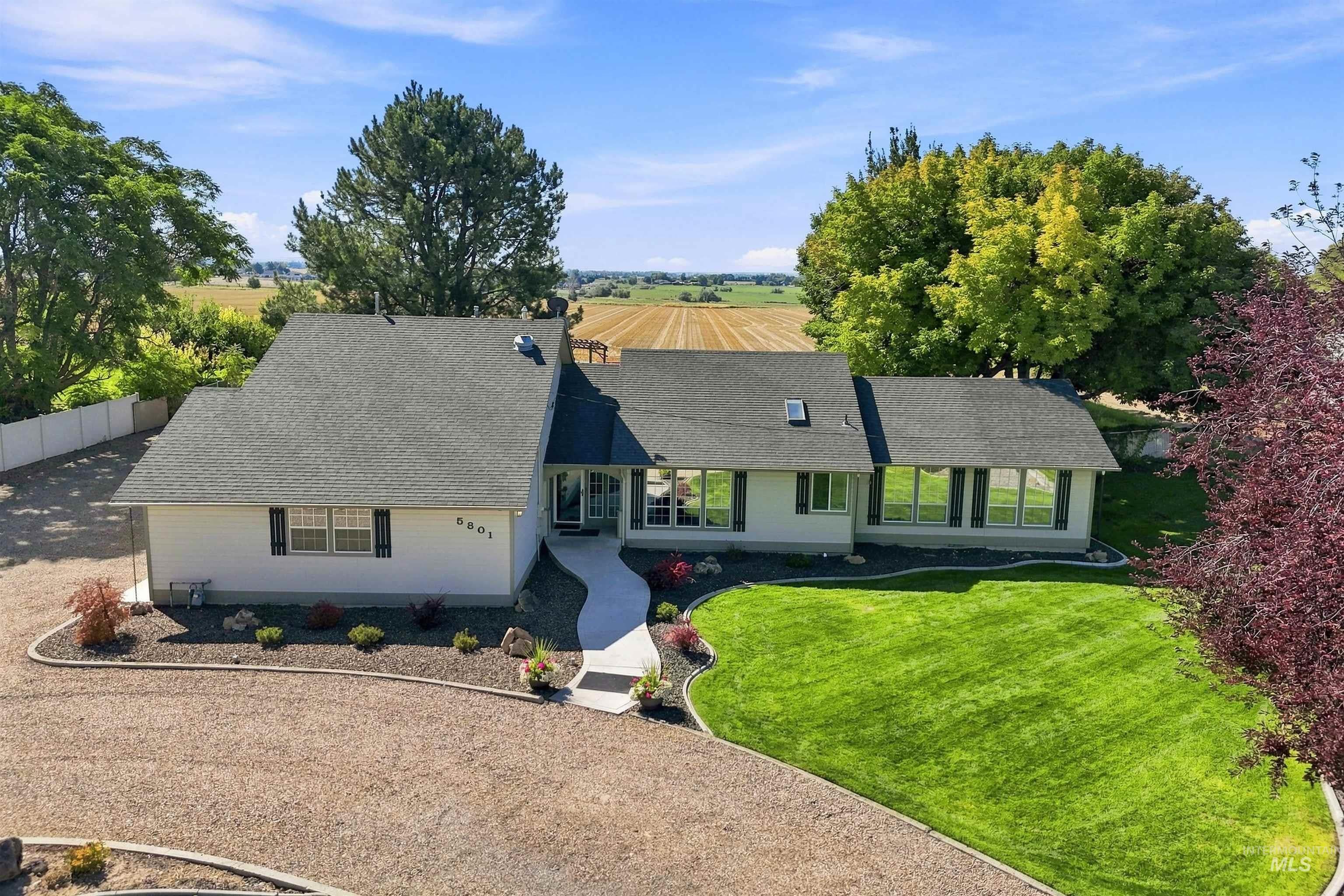 5801 E Victory Rd. — photo