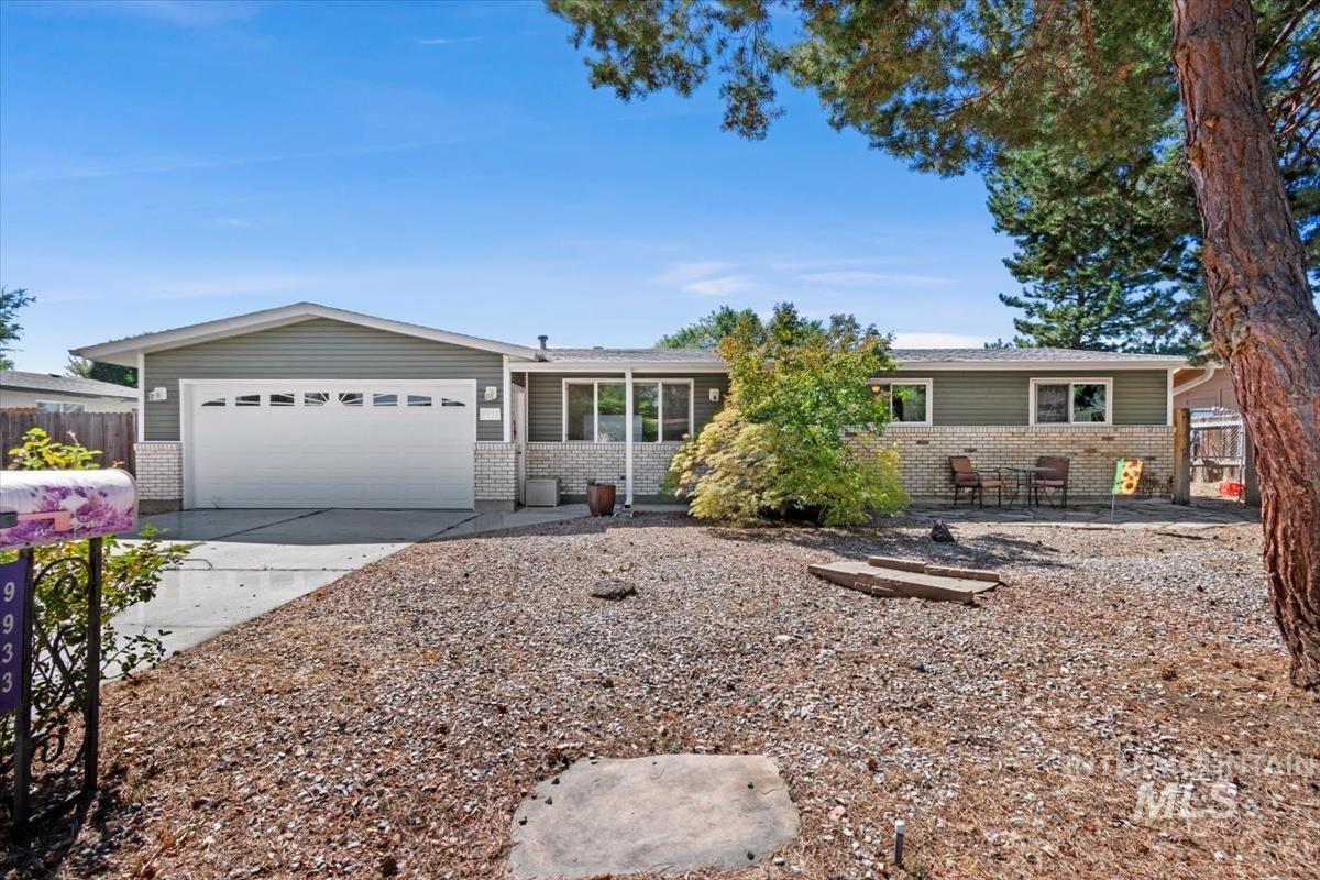 9933 W Tudor Dr — photo