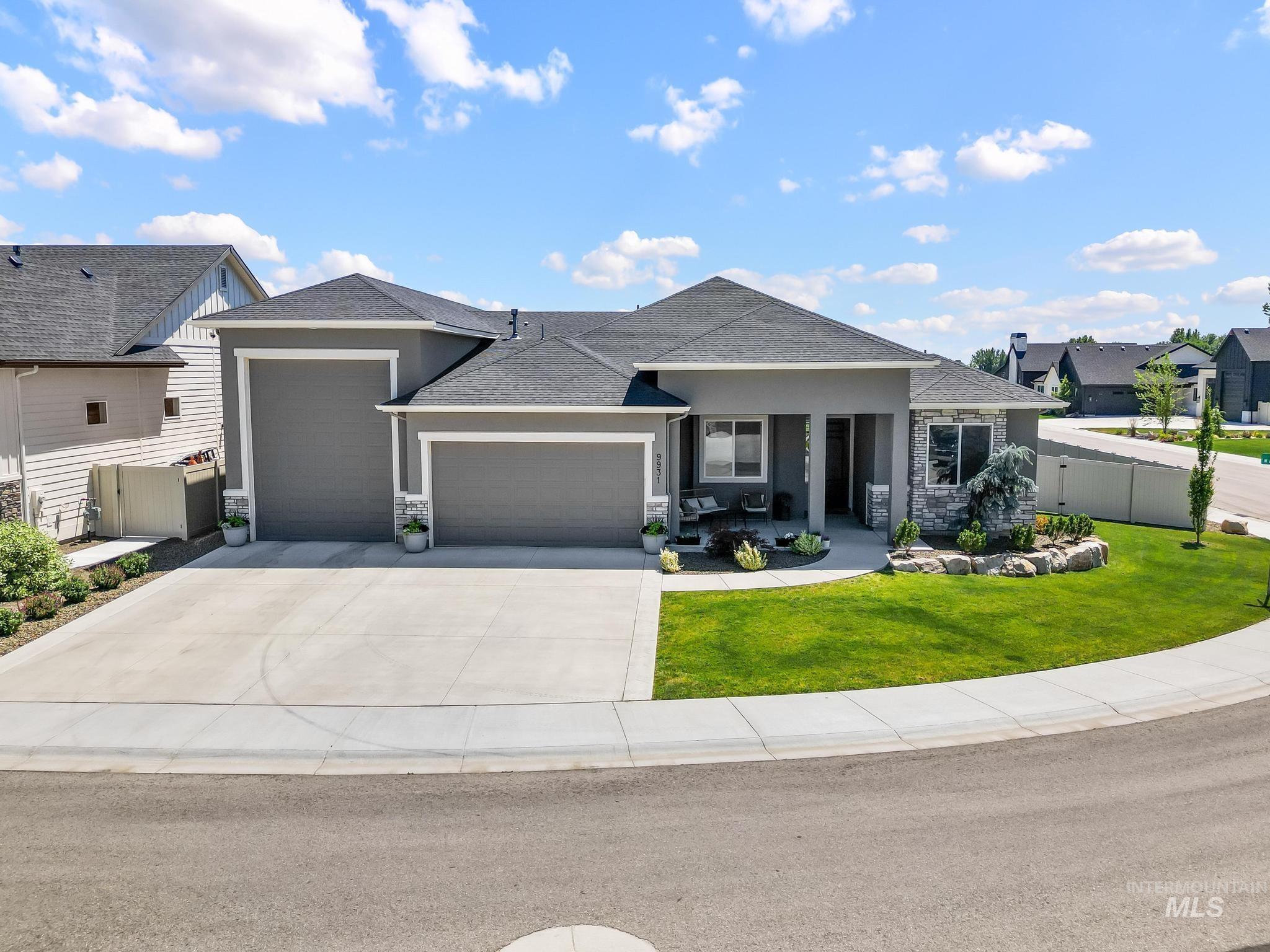 9931 W Aviara Dr — photo