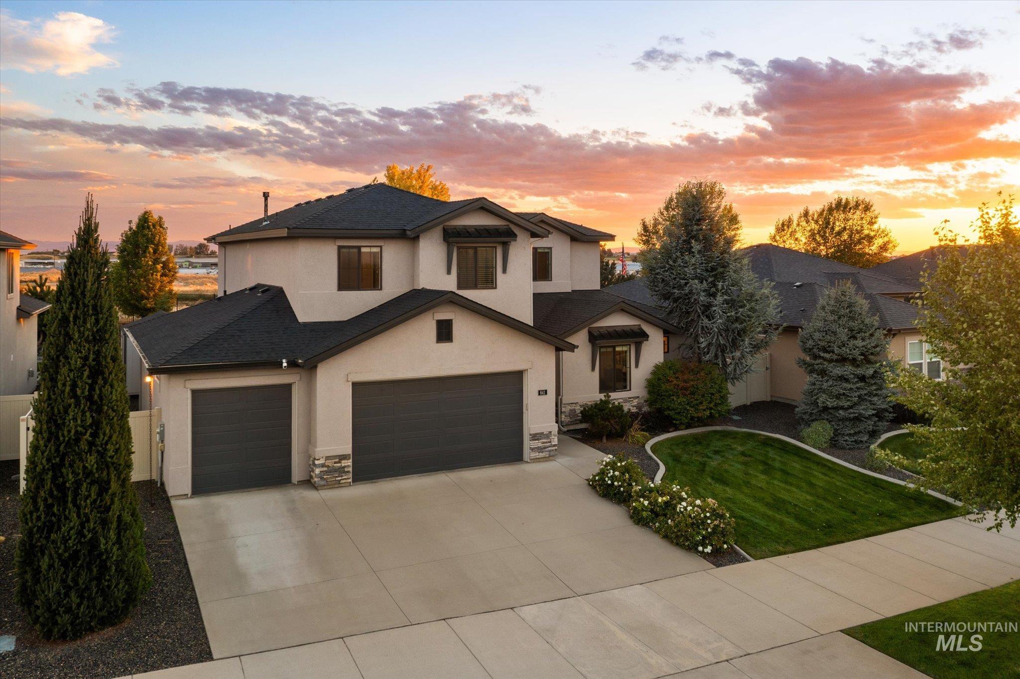 641 E Crest Ridge Dr — photo