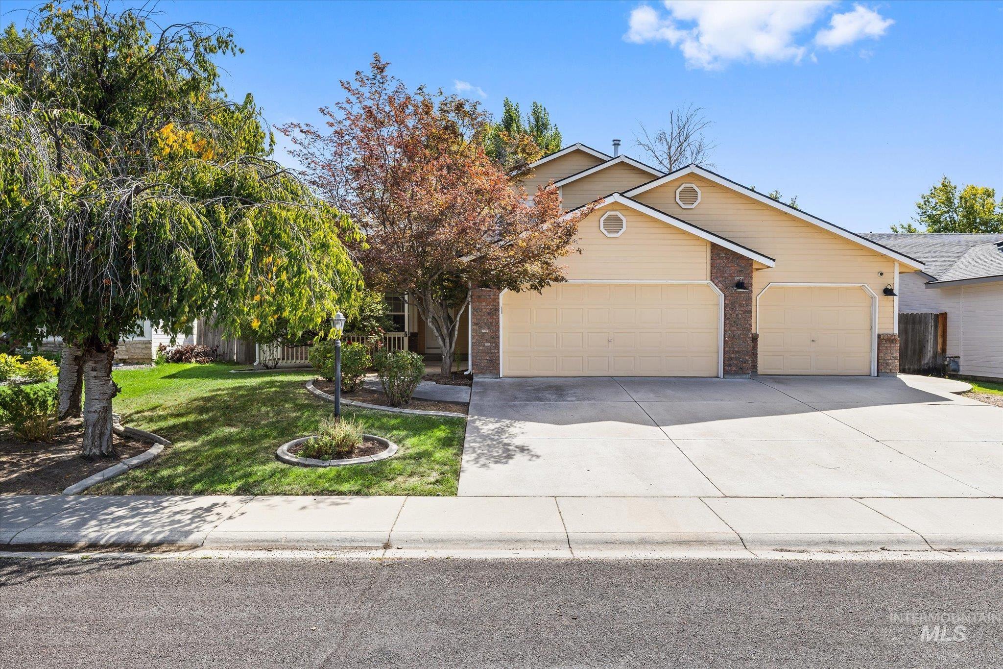14435 W Redwick Dr — photo