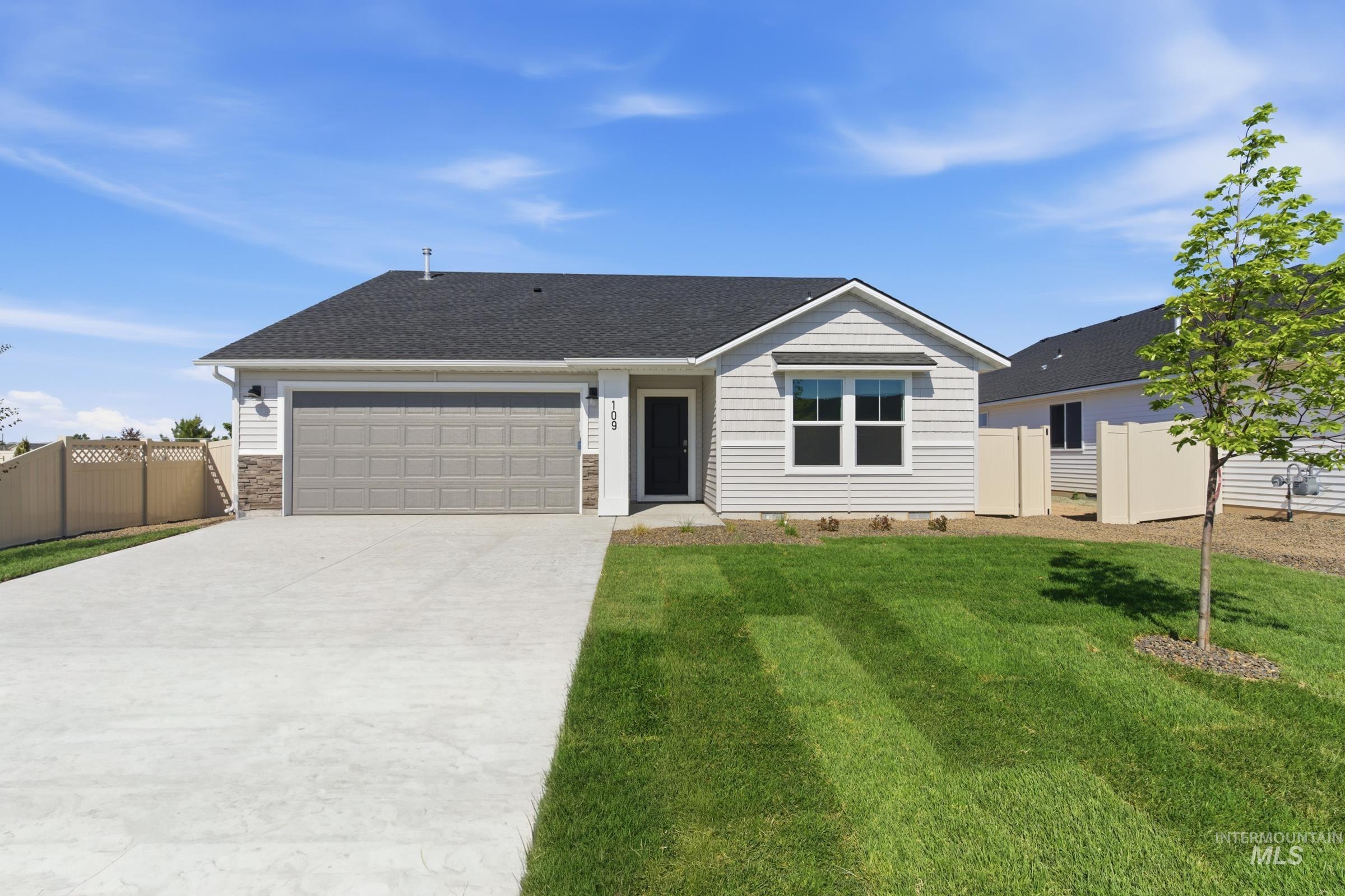 2435 W Red Jasper Dr — photo