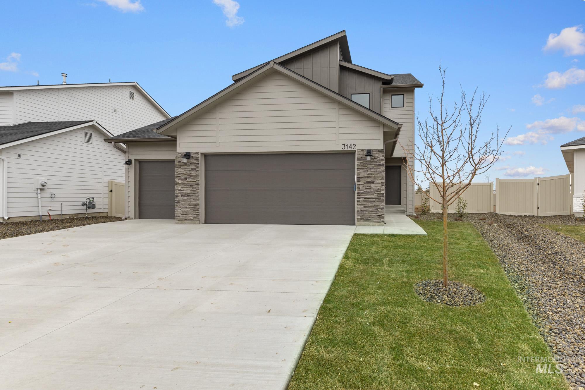 2317 W Red Jasper Dr — photo