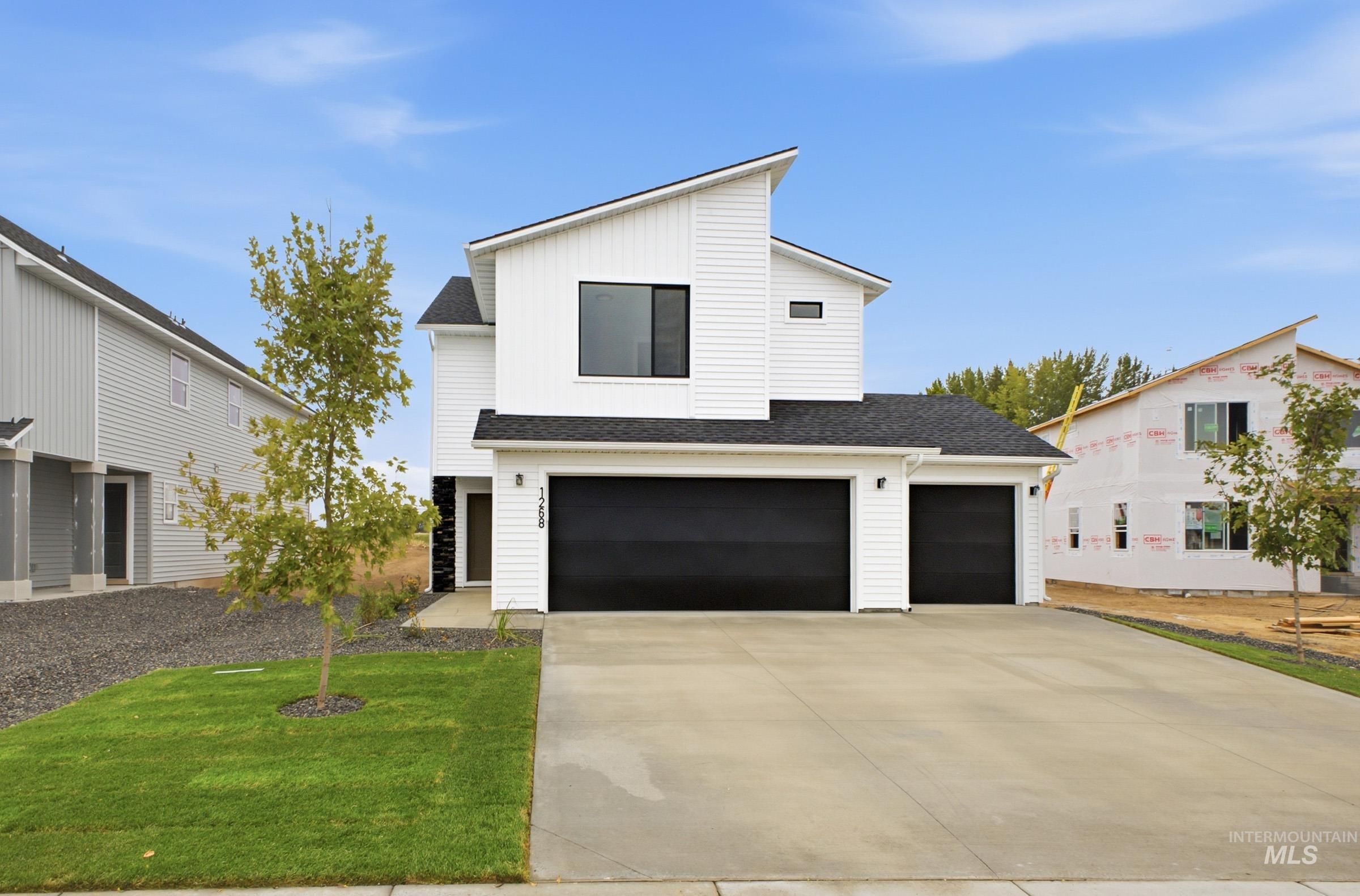 1268 N Coltsfoot Ave — photo