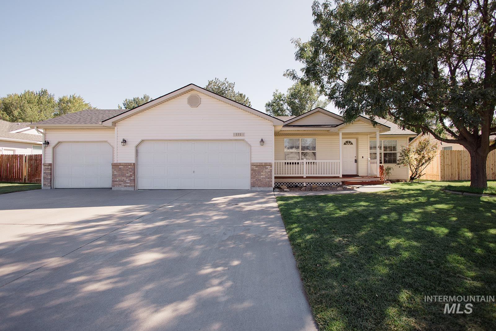 111 NE Victor Gust Dr — photo