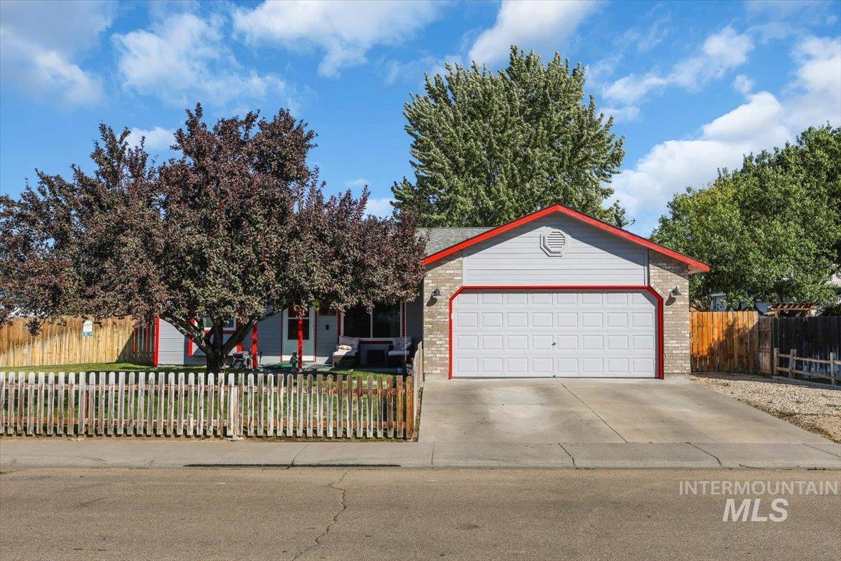 810 Partridge Dr — photo