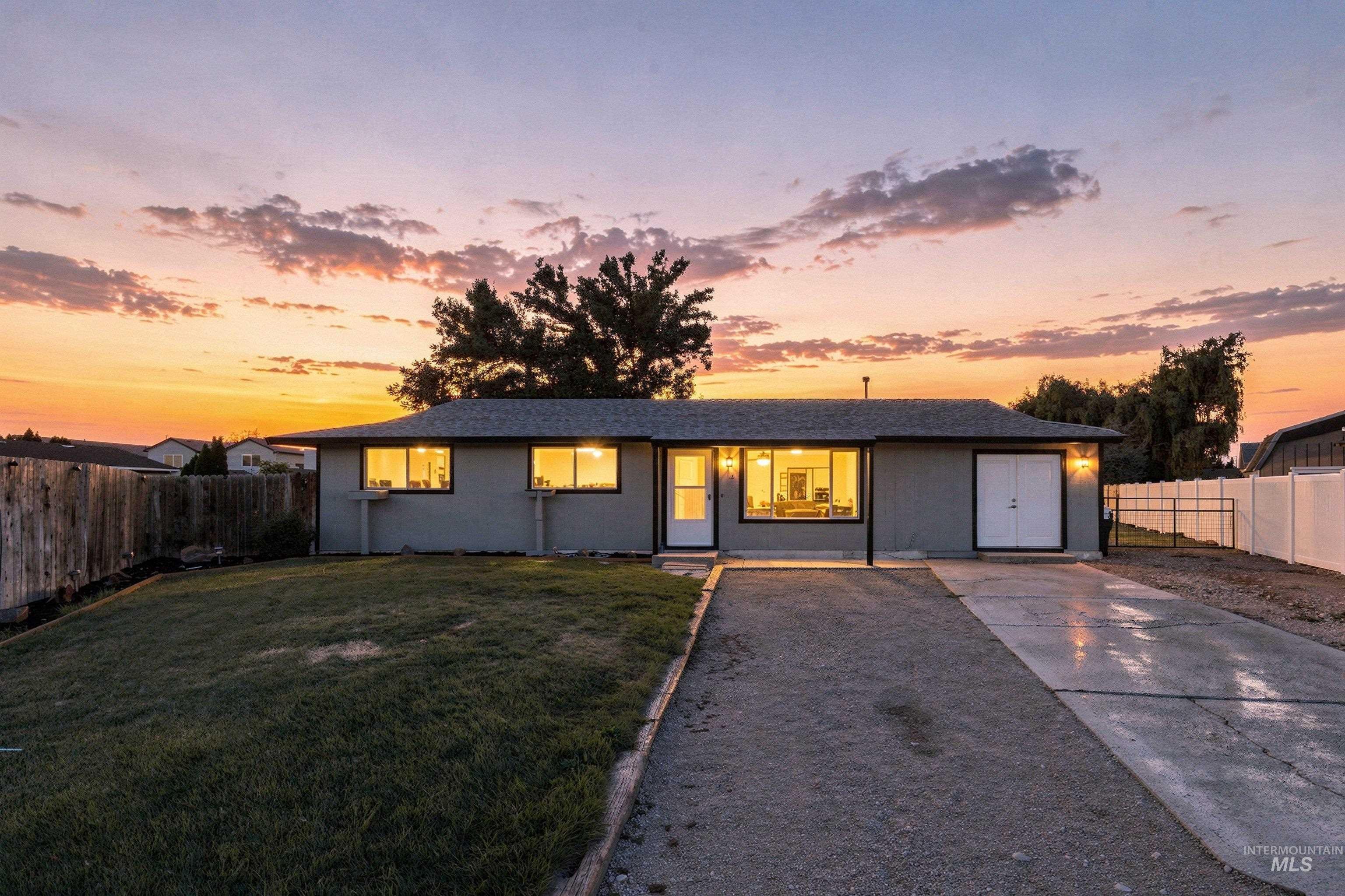 312 Carol Pl — photo