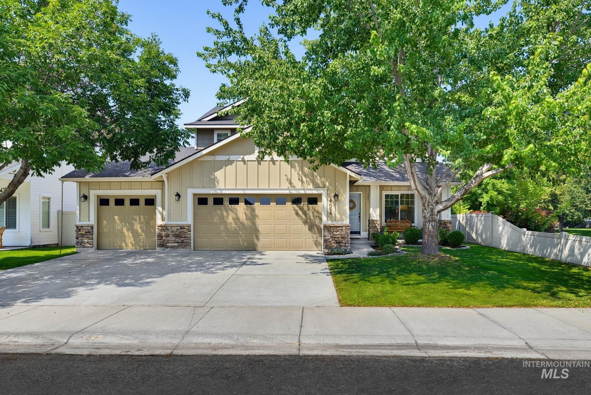 4094 E Arch Dr — photo