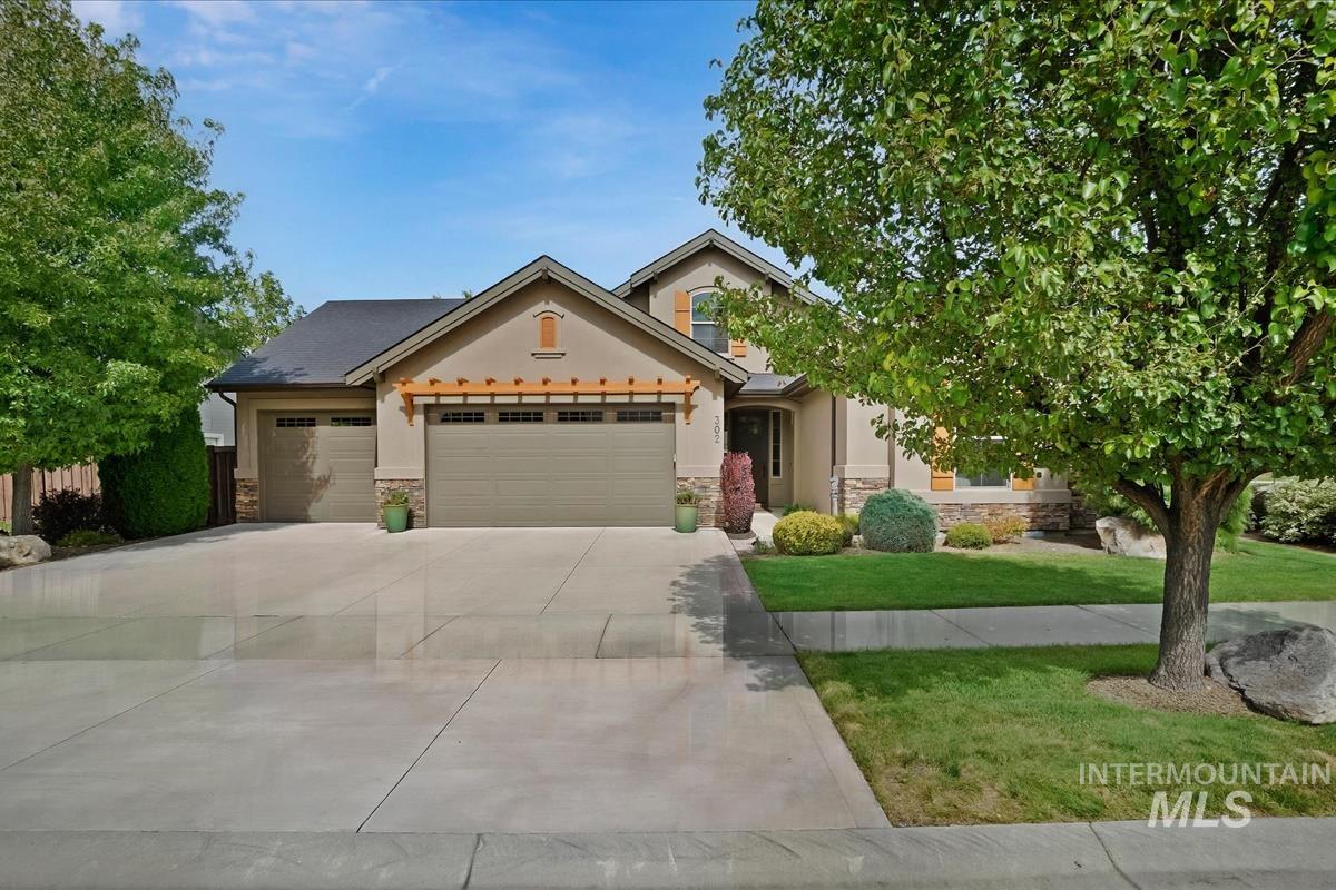 302 W Heston Dr — photo