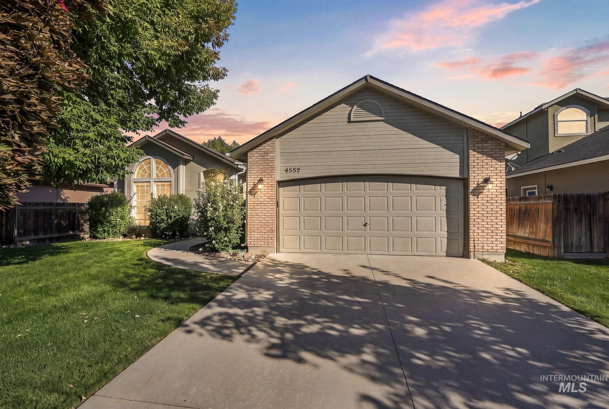4352 E Arborvitae Dr — photo