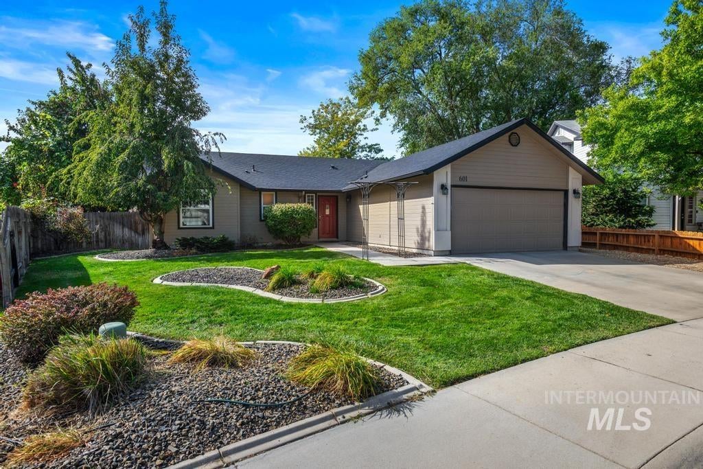 601 W Tern Dr. — photo