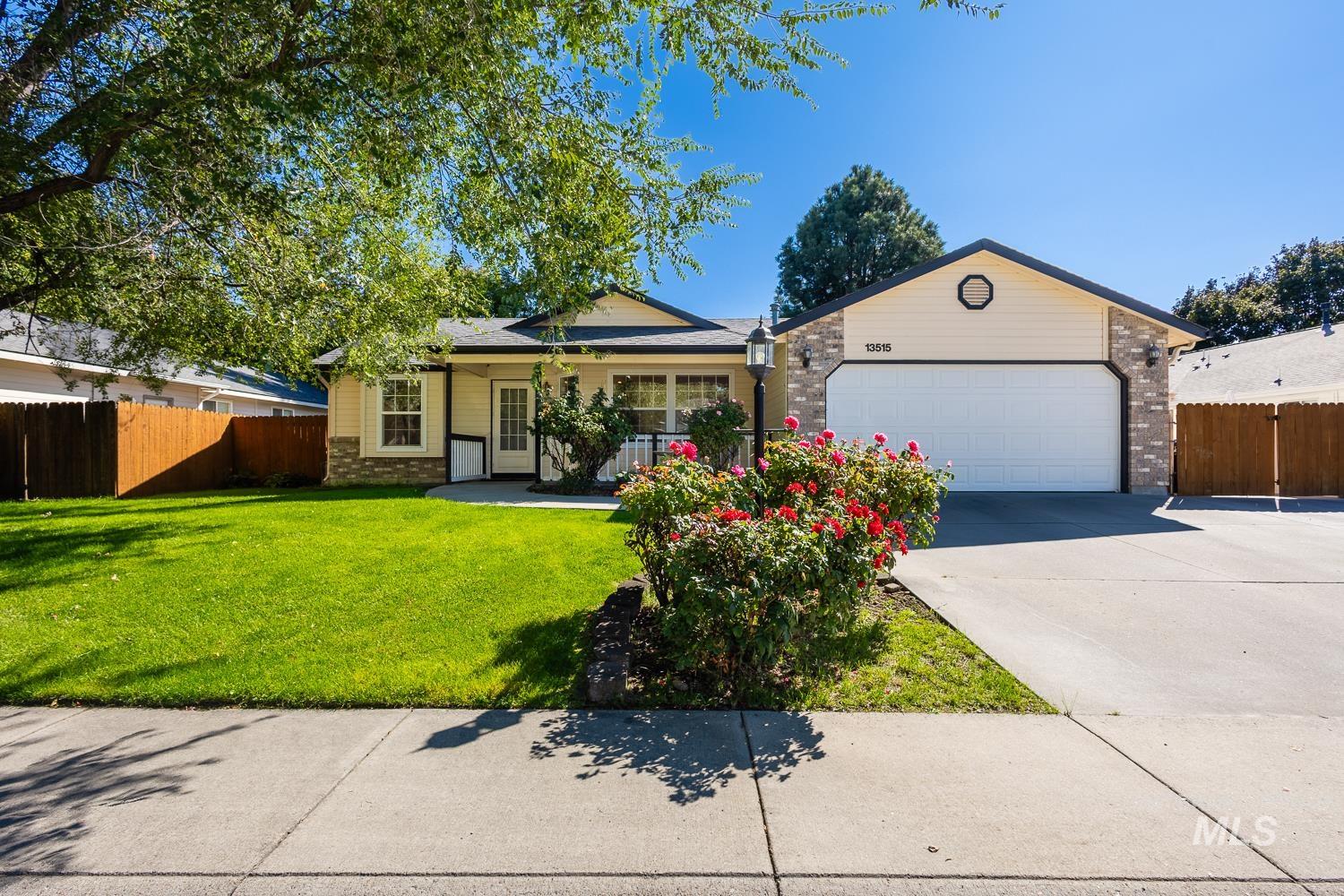 13515 W Persimmon St — photo
