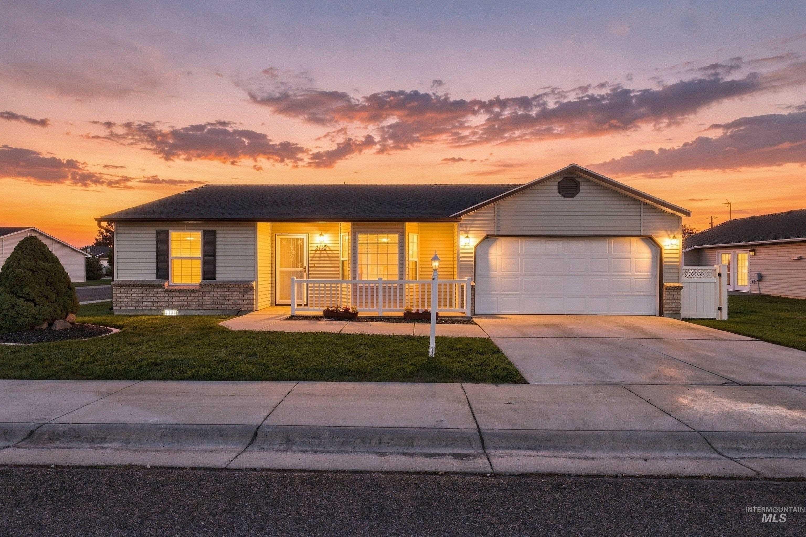 2110 Glenn Way — photo