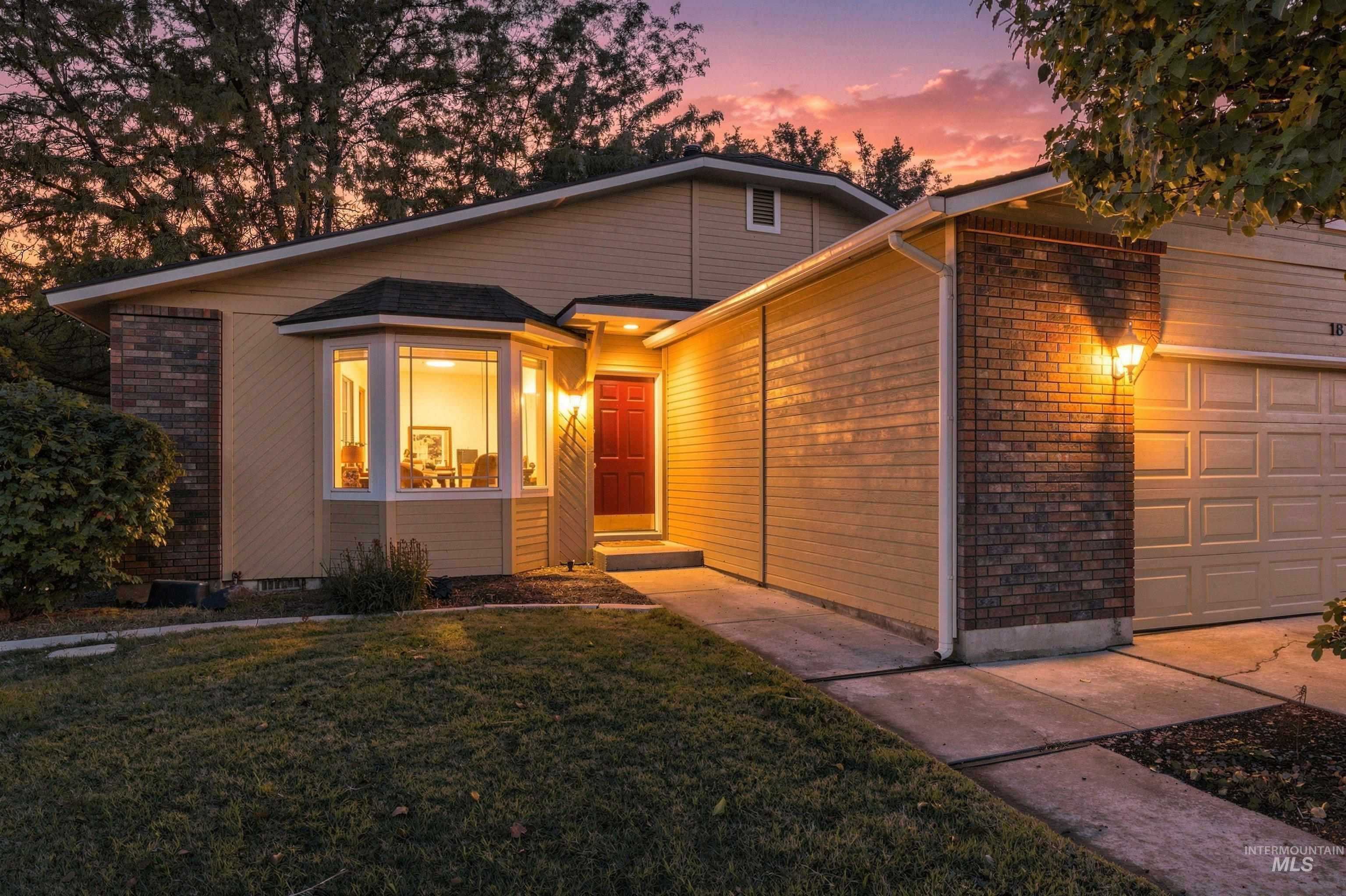1873 N Tammy Pl — photo