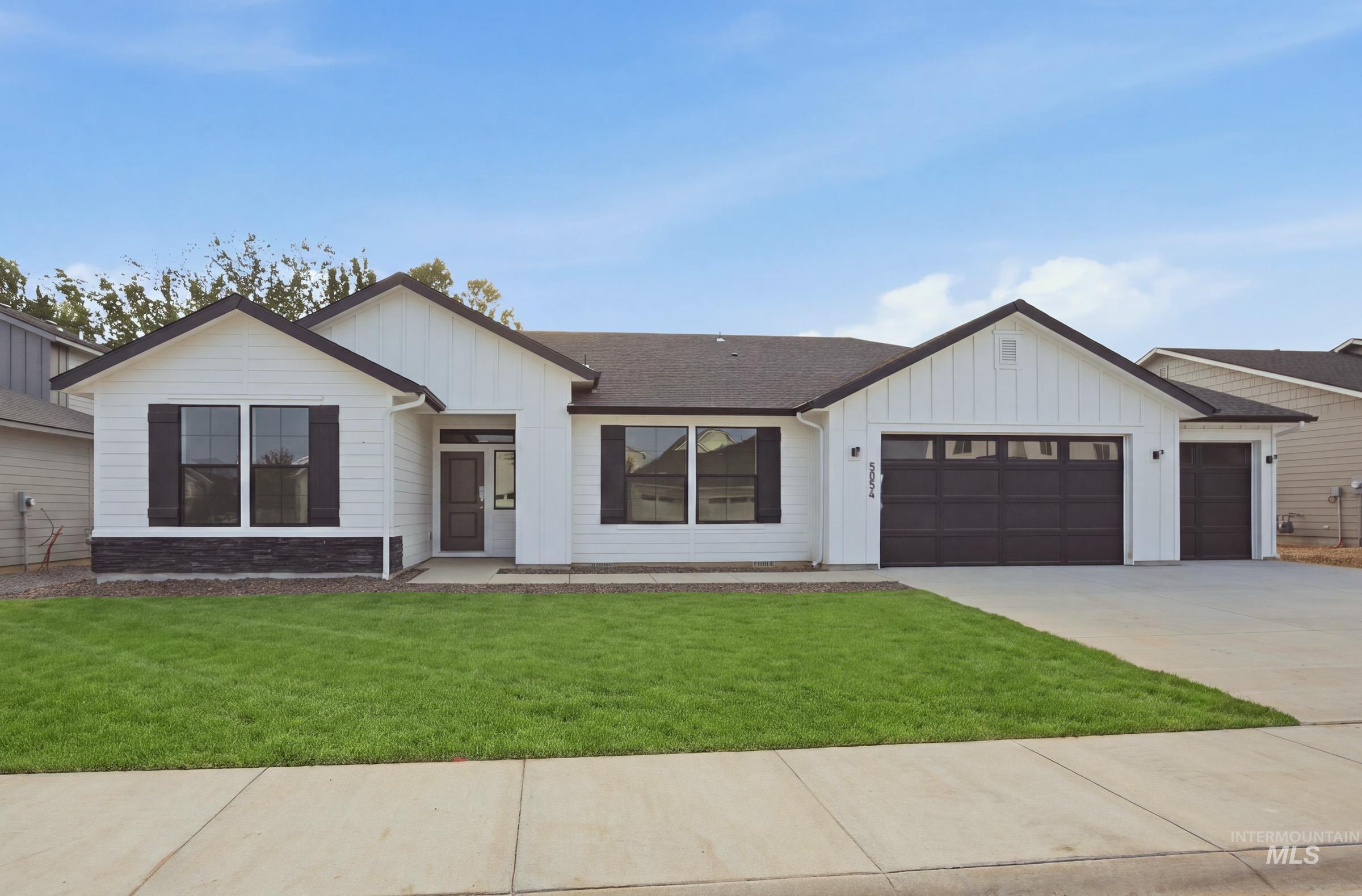 1027 E Crab Springs St — photo