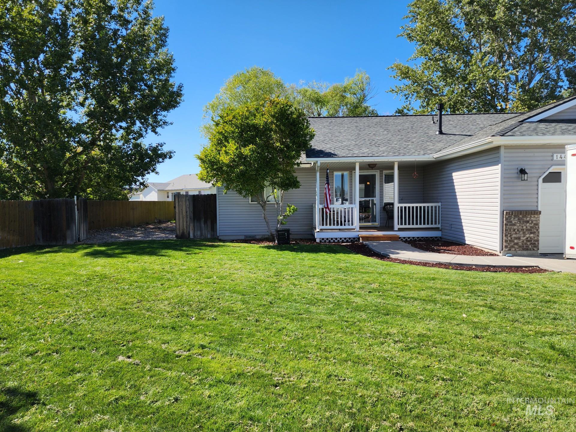 1445 Kyle Street — photo